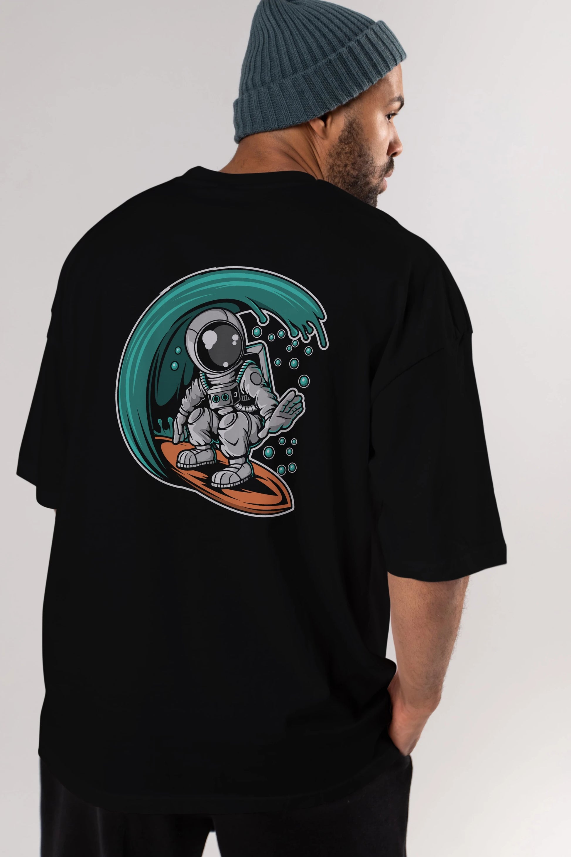 Astronaut Surfing Arka Baskılı Oversize t-shirt Erkek Kadın Unisex