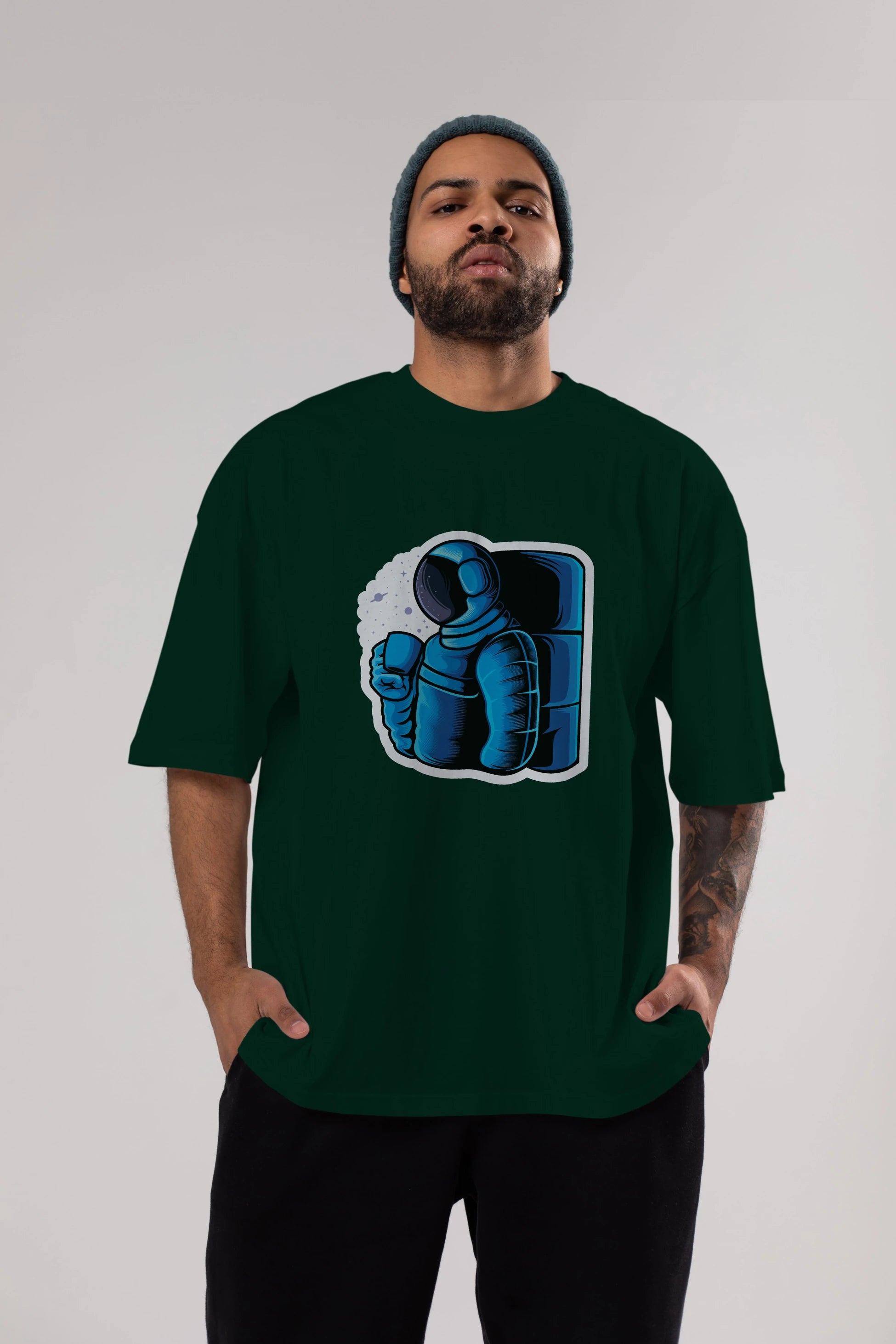Drinking coffee in space sticker Ön Baskılı Oversize t-shirt Erkek Kadın Unisex