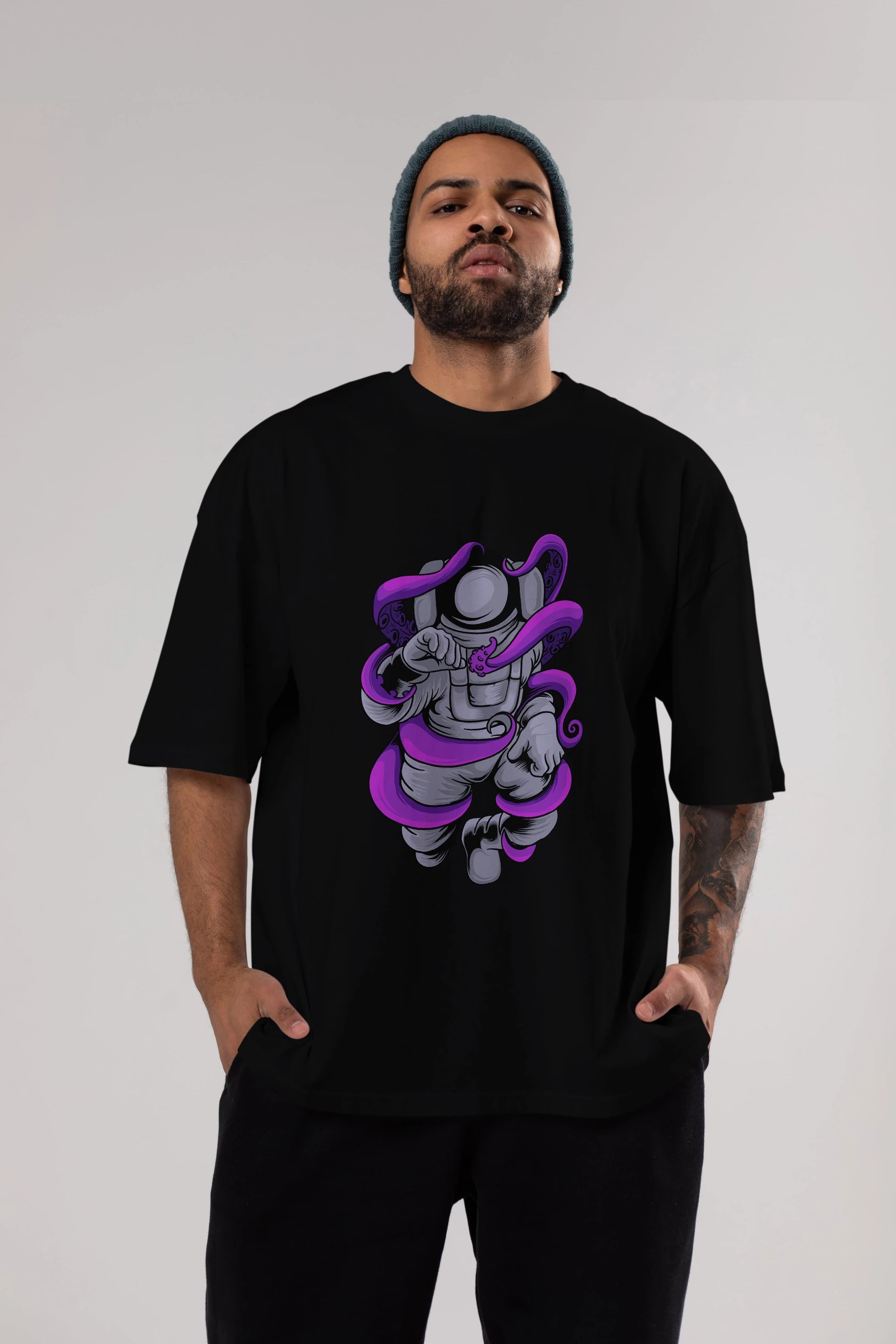 Astronaut fighting octopus Ön Baskılı Oversize t-shirt Erkek Kadın Unisex