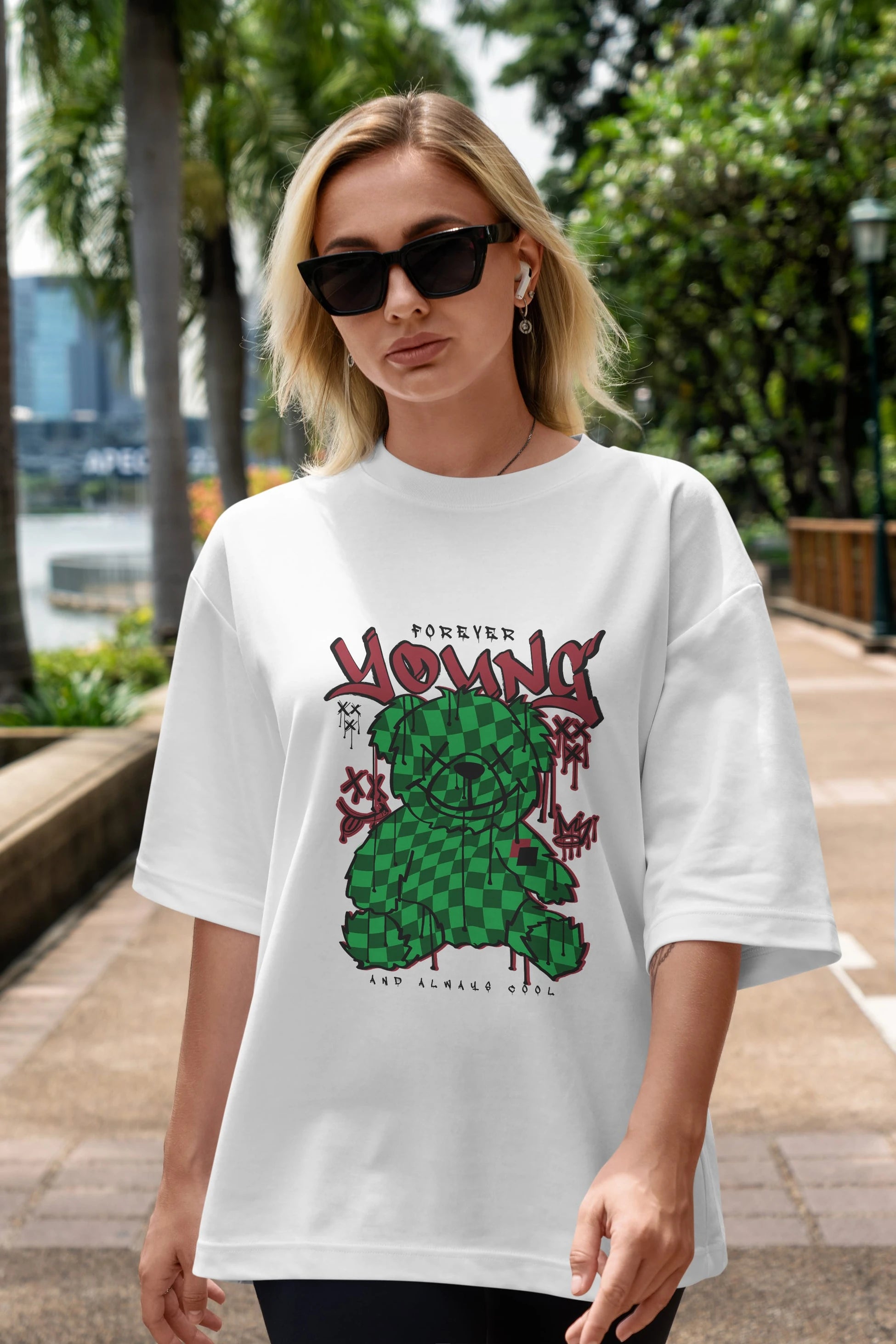 Young and Always Cool Bear Ön Baskılı Oversize t-shirt Erkek Kadın Unisex