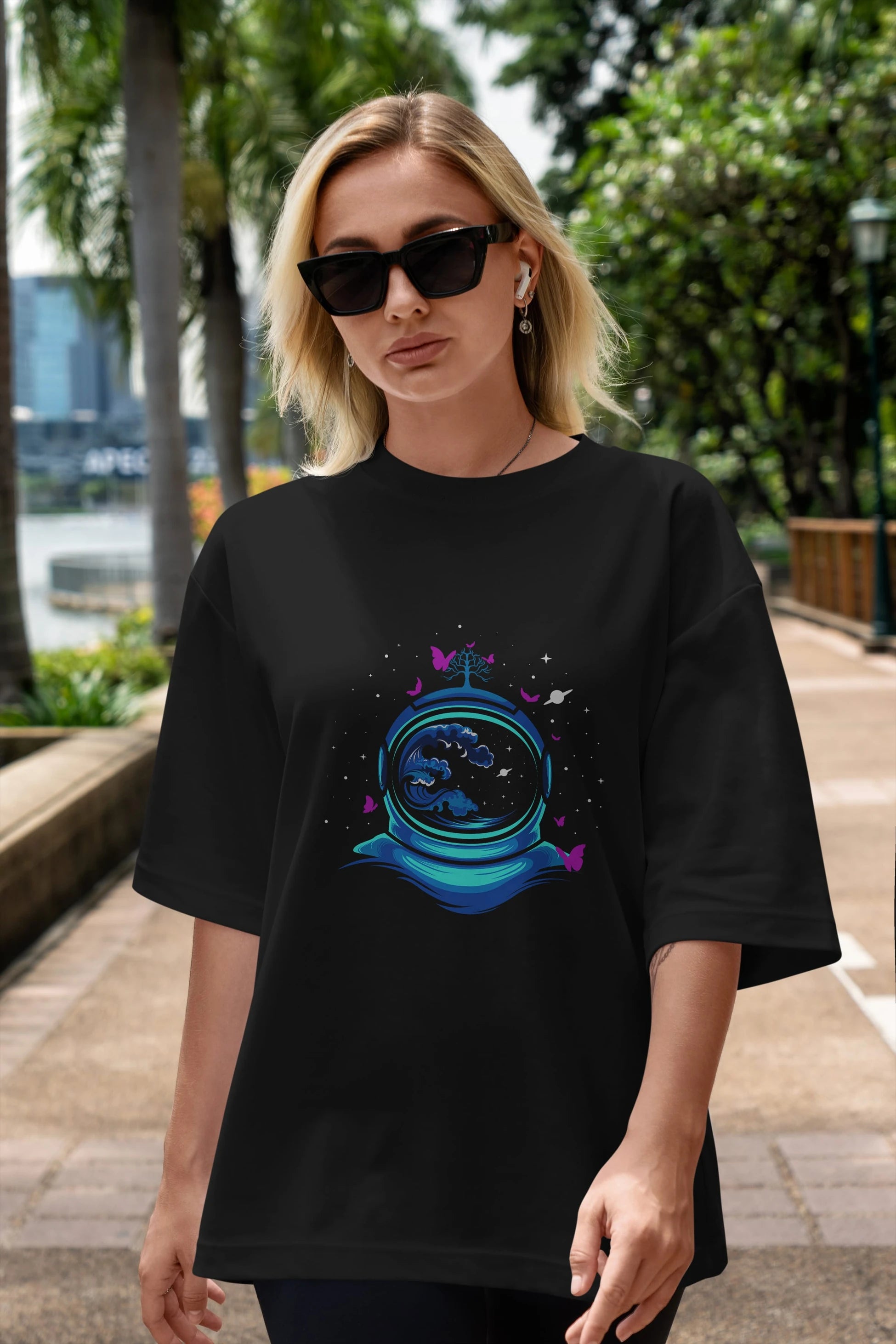 Astronaut and Butterfly Ön Baskılı Oversize t-shirt Erkek Kadın Unisex
