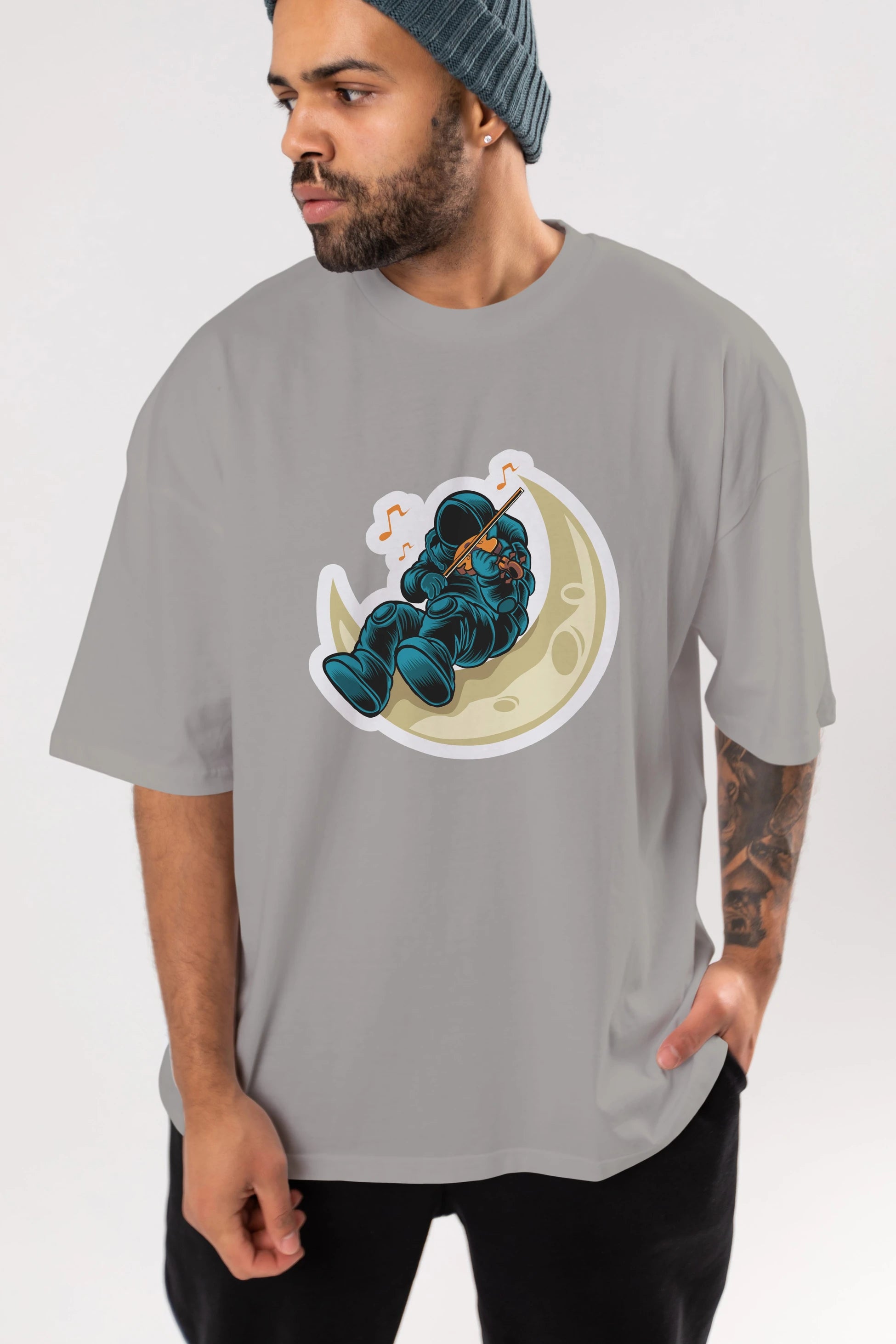 Playing Vionist in Space Sticker Ön Baskılı Oversize t-shirt Erkek Kadın Unisex