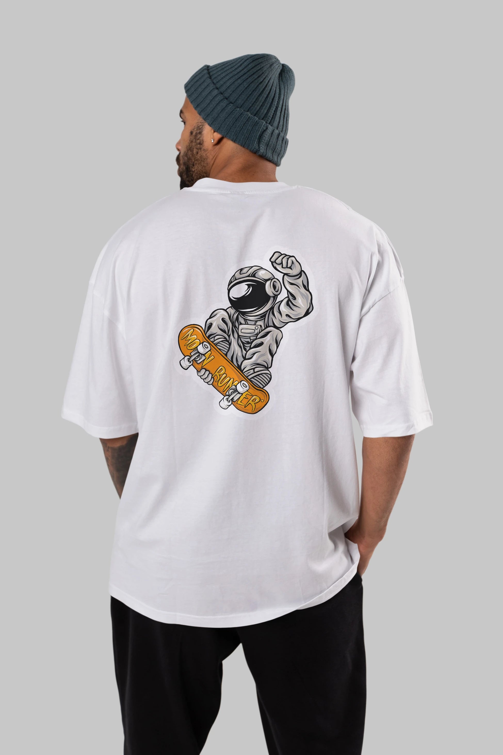Moon Runner Sticker Arka Baskılı Oversize t-shirt Erkek Kadın Unisex