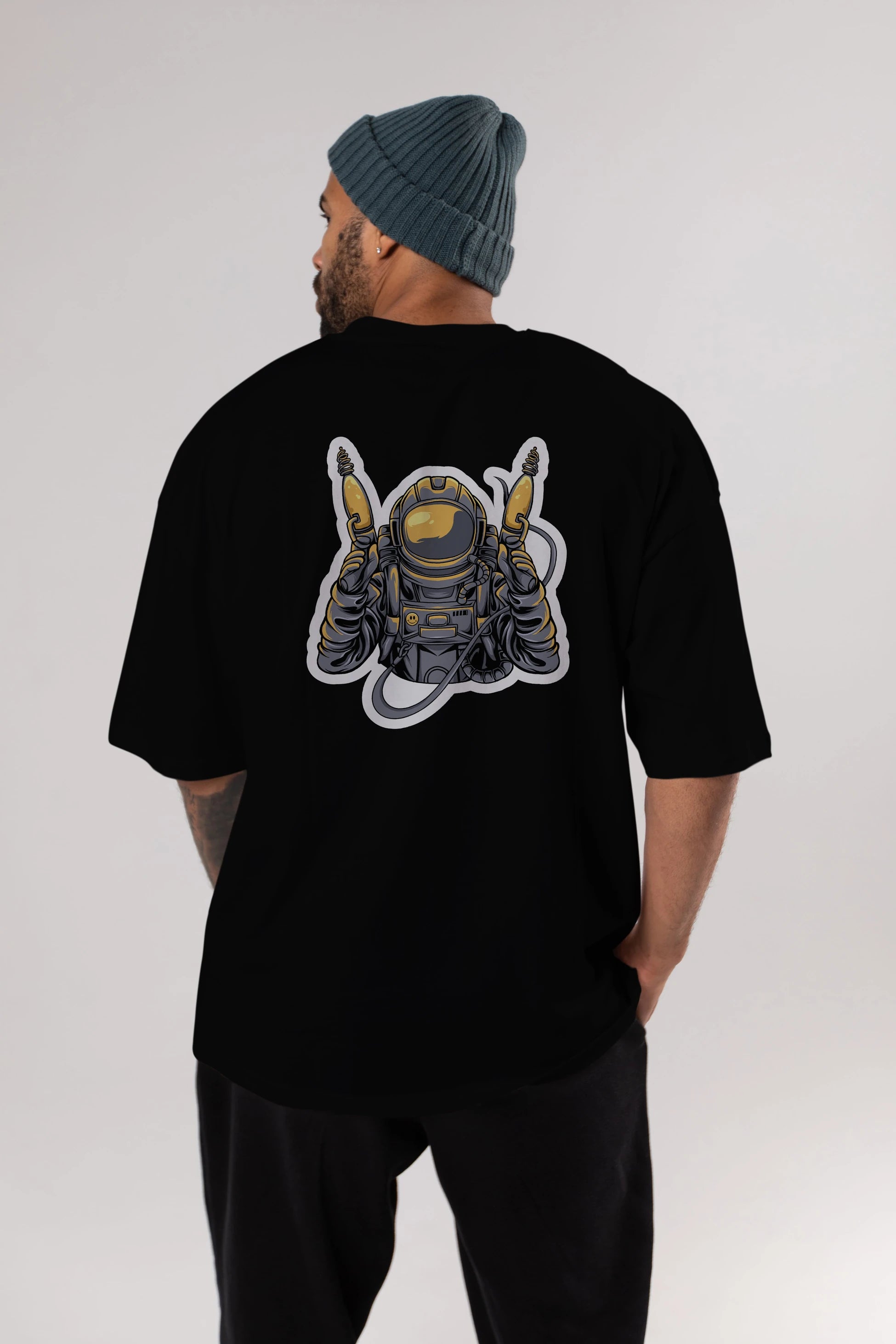 Alien Hunter Sticker Arka Baskılı Oversize t-shirt Erkek Kadın Unisex