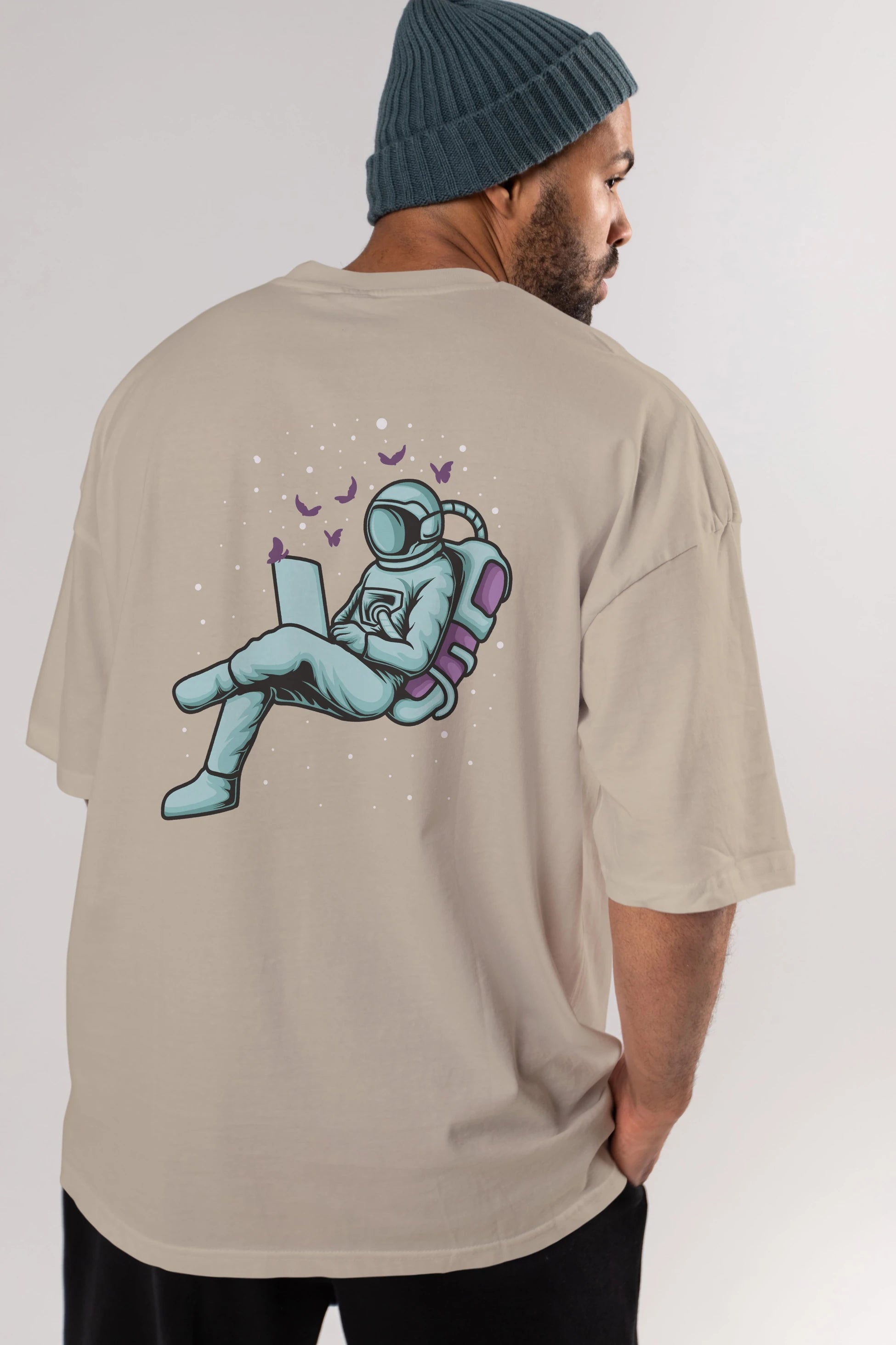 Work with Butterflies in Space Arka Baskılı Oversize t-shirt Erkek Kadın Unisex