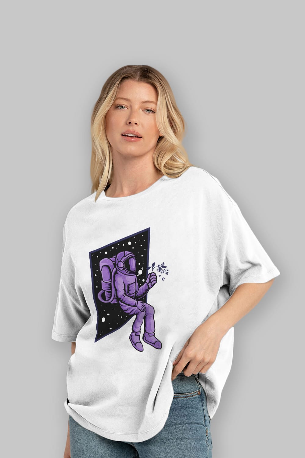 Astronaut holding black rose Ön Baskılı Oversize t-shirt Erkek Kadın Unisex