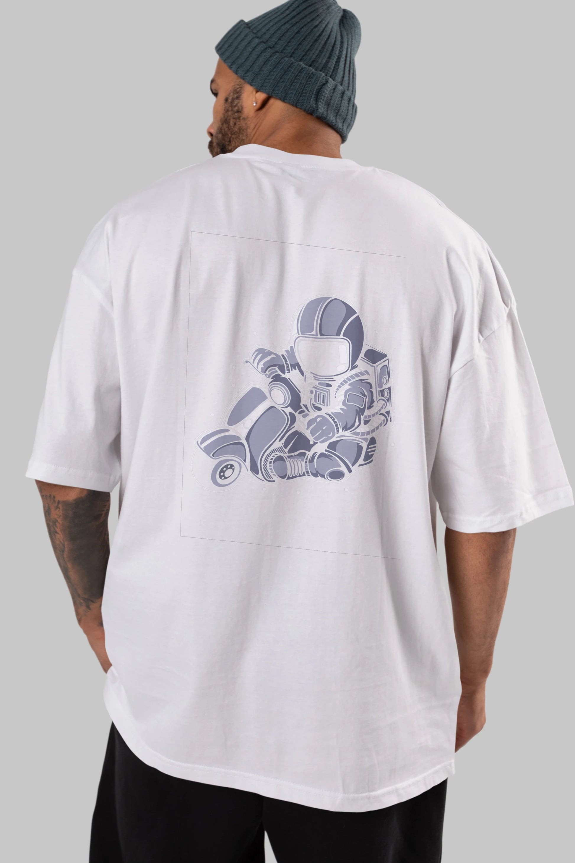 Astronaut Scooter (2) Arka Baskılı Oversize t-shirt Erkek Kadın Unisex