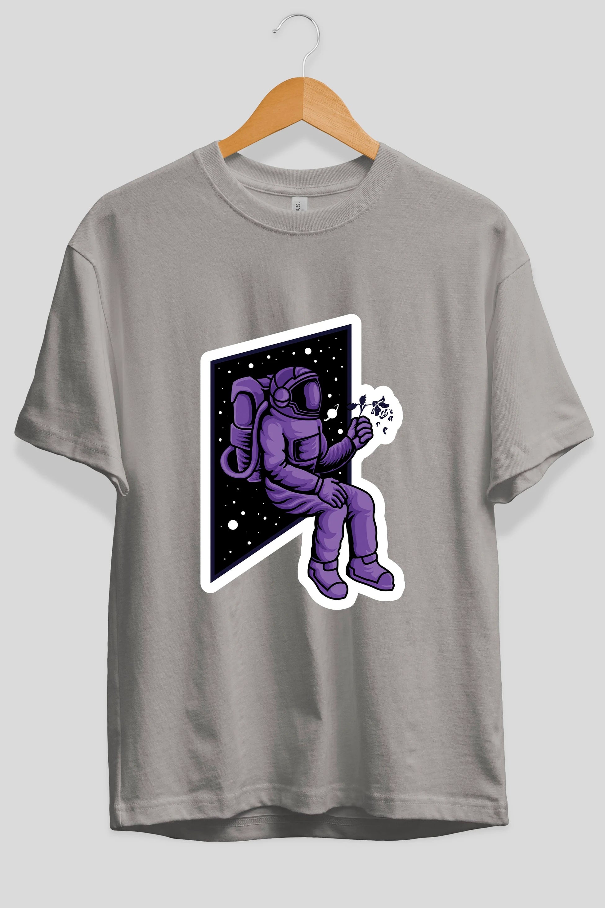 Astronaut holding black rose sticker Ön Baskılı Oversize t-shirt Erkek Kadın Unisex