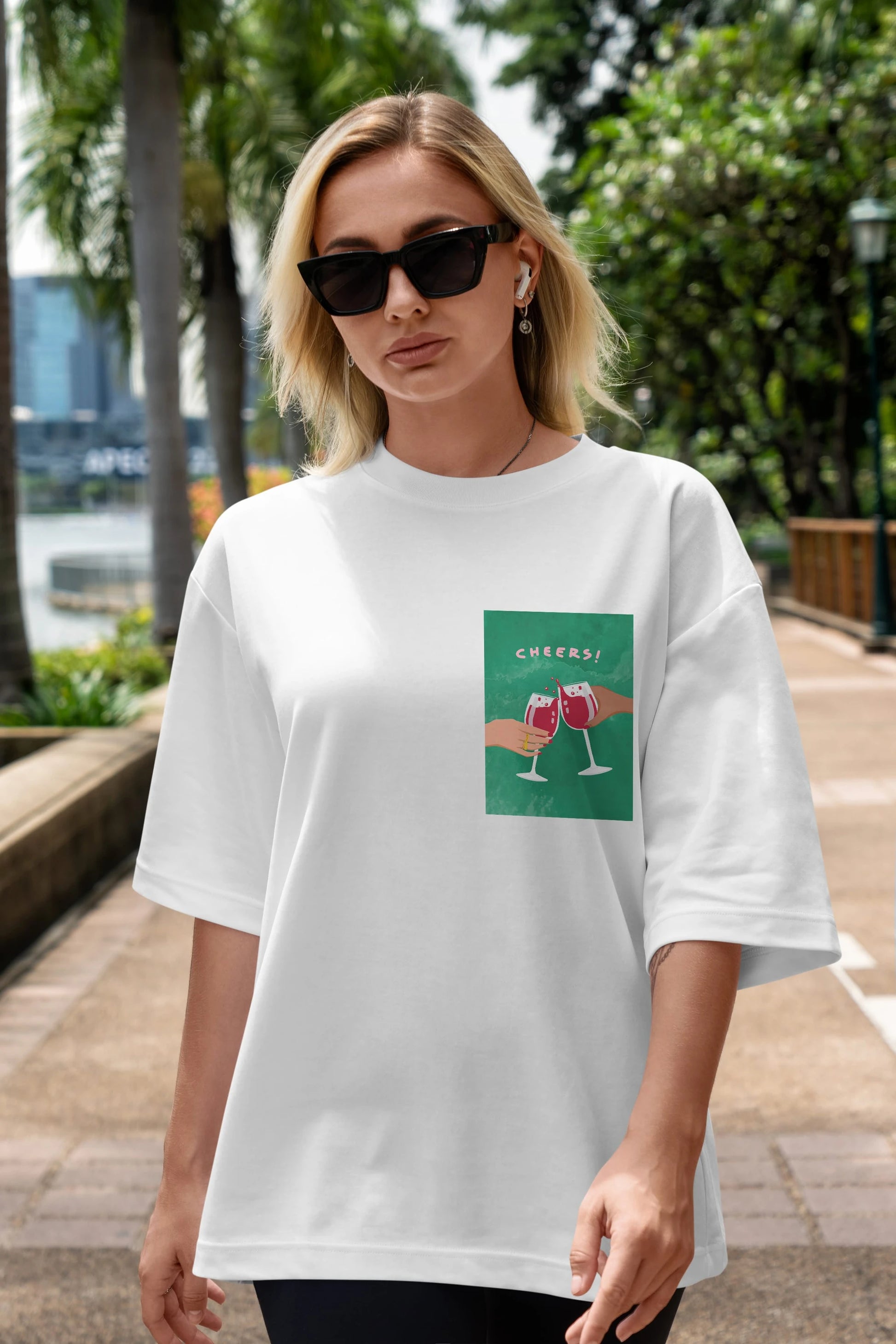 Cheers Ön Sol Baskılı Oversize t-shirt Erkek Kadın Unisex %100 Pamuk Bisiklet Yaka tişort