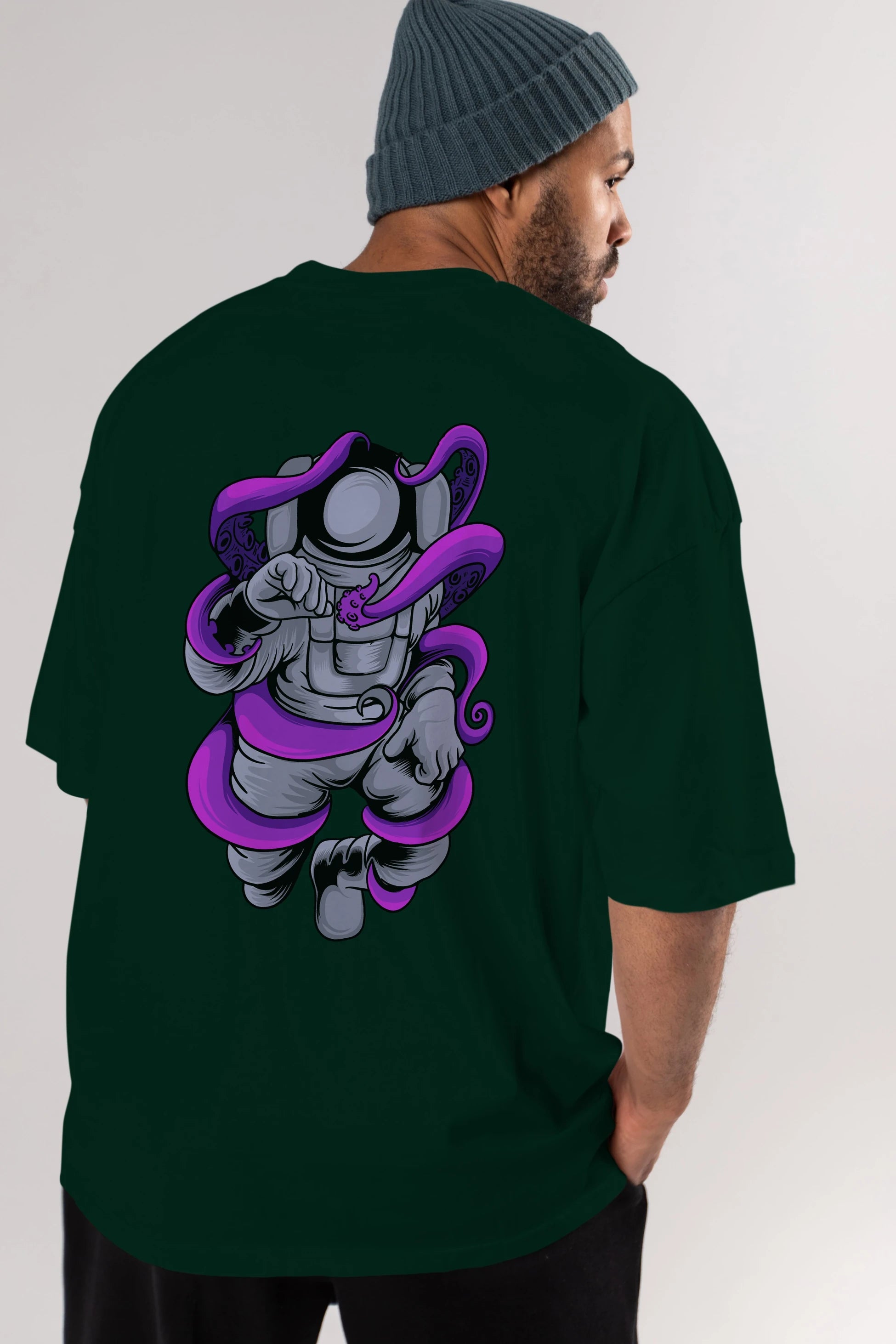 Astronaut fighting octopus Arka Baskılı Oversize t-shirt Erkek Kadın Unisex