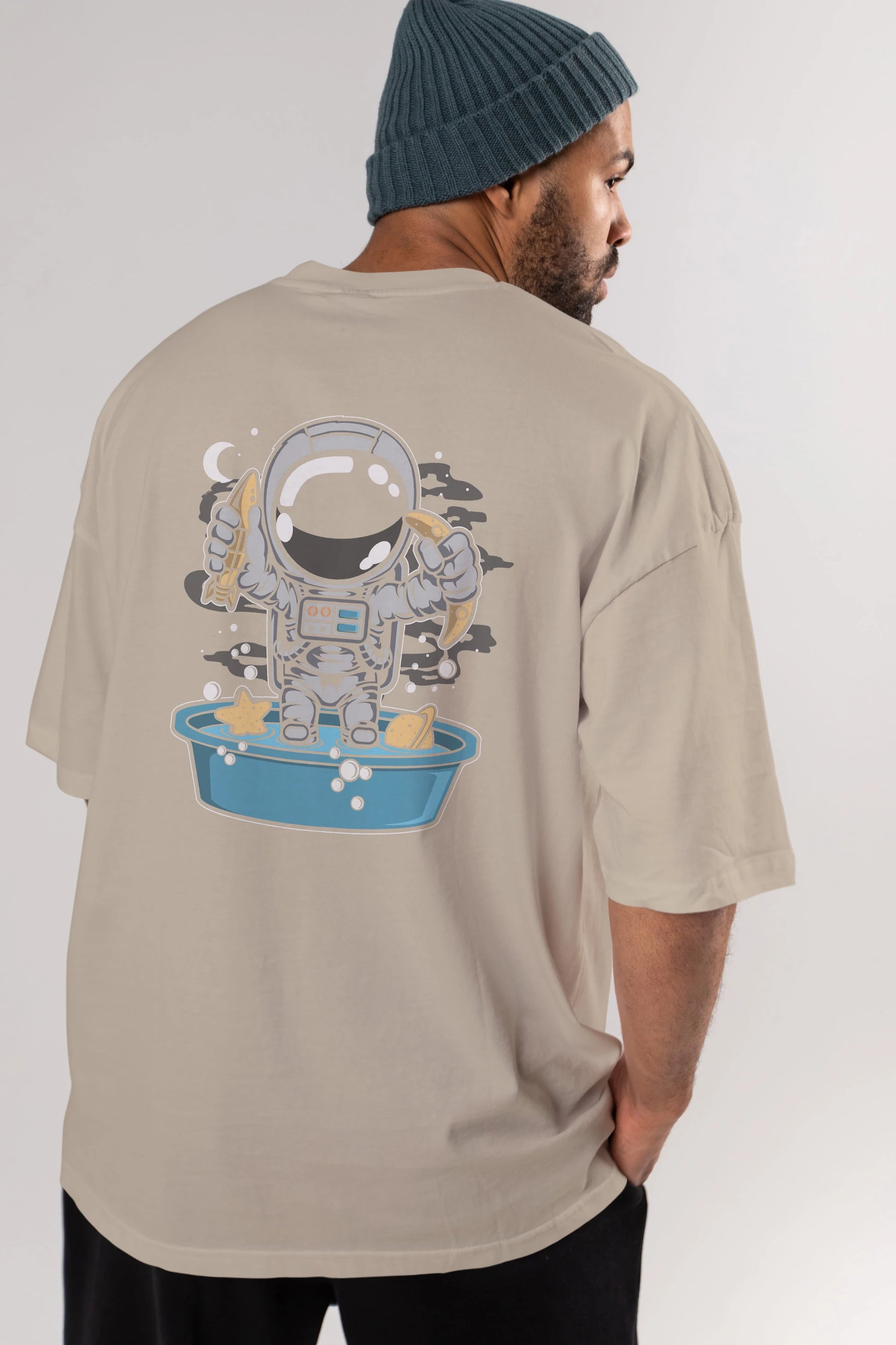 Astronaut Bath Tub Arka Baskılı Oversize t-shirt Erkek Kadın Unisex