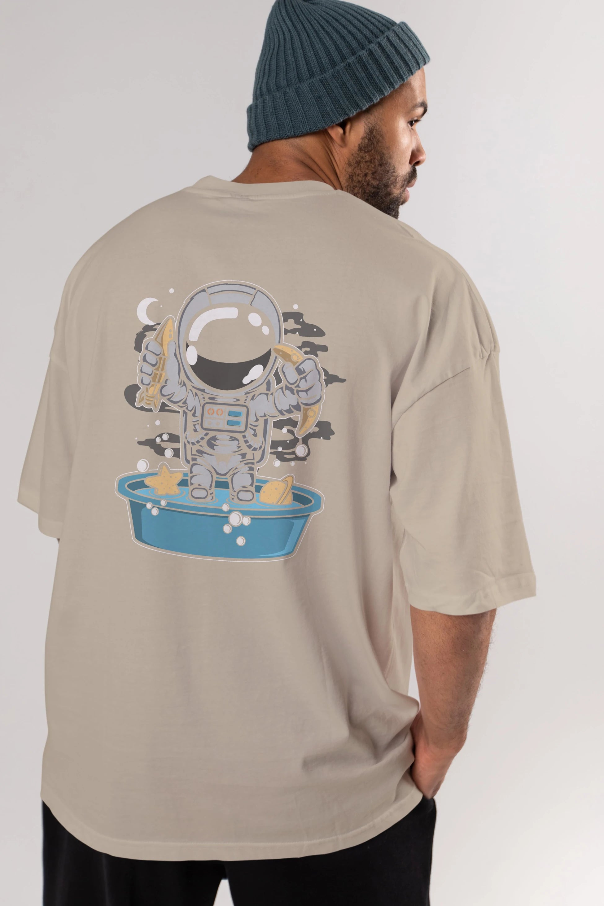 Astronaut Bath Tub Arka Baskılı Oversize t-shirt Erkek Kadın Unisex