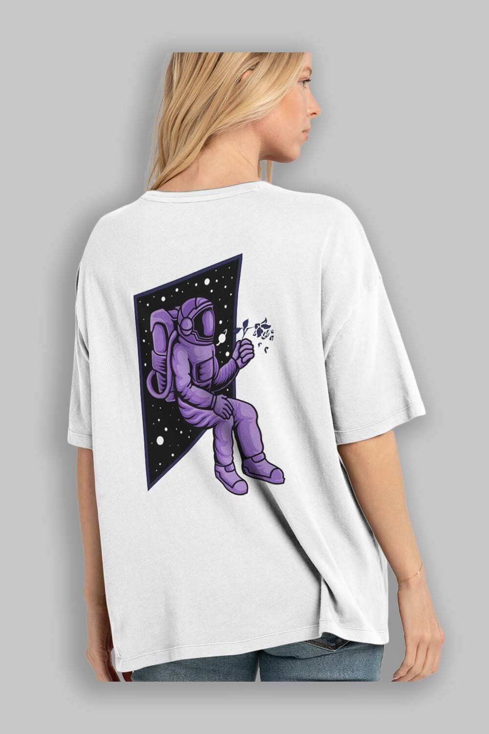 Astronaut holding black rose sticker Arka Baskılı Oversize t-shirt Erkek Kadın Unisex