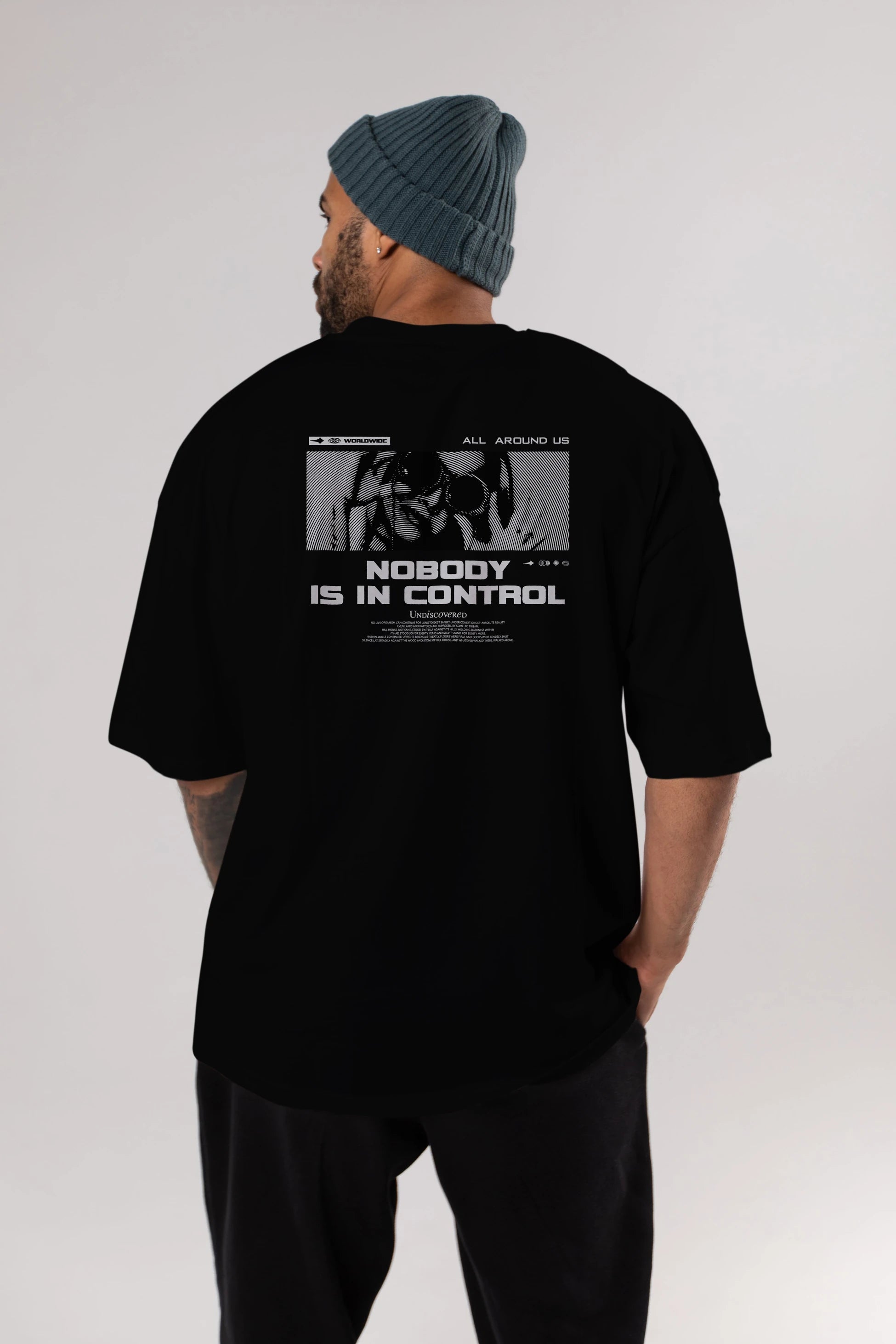 Nobody is in Control Arka Baskılı Oversize t-shirt Erkek Kadın Unisex