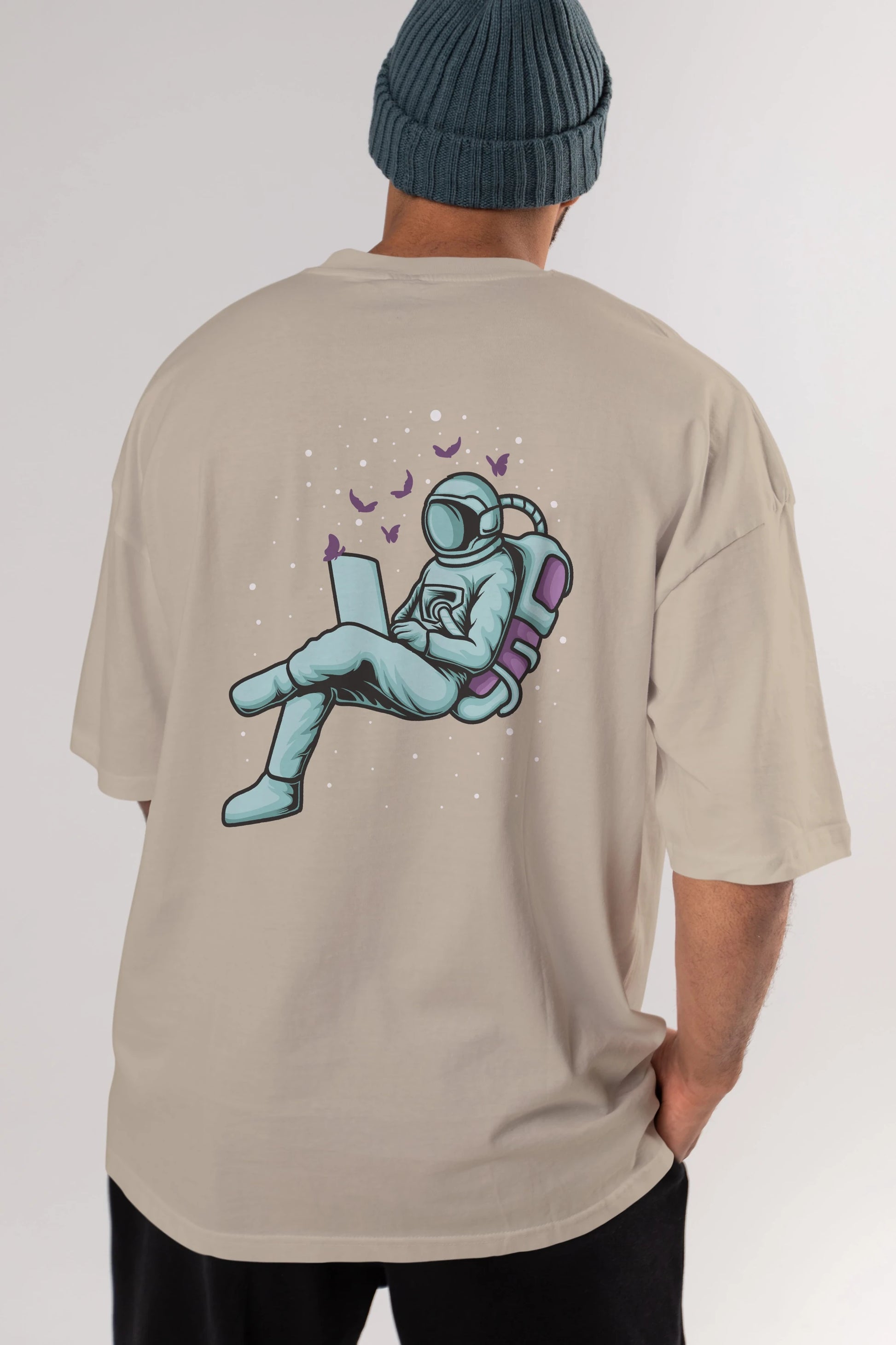 Work with Butterflies in Space Arka Baskılı Oversize t-shirt Erkek Kadın Unisex