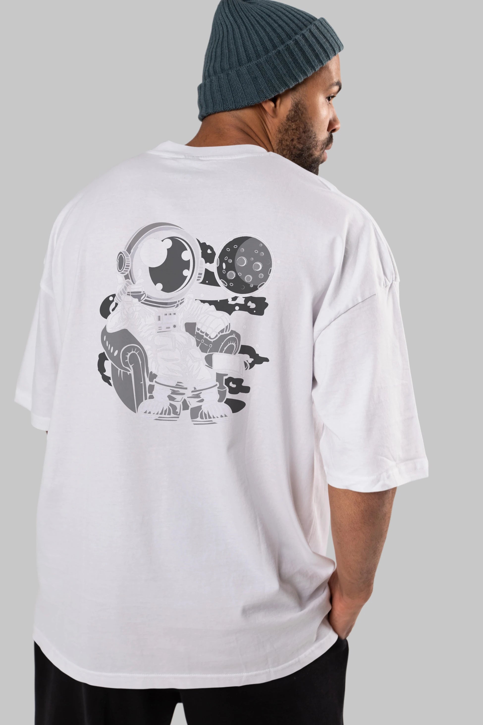 Astronaut Drinking And Relax Arka Baskılı Oversize t-shirt Erkek Kadın Unisex