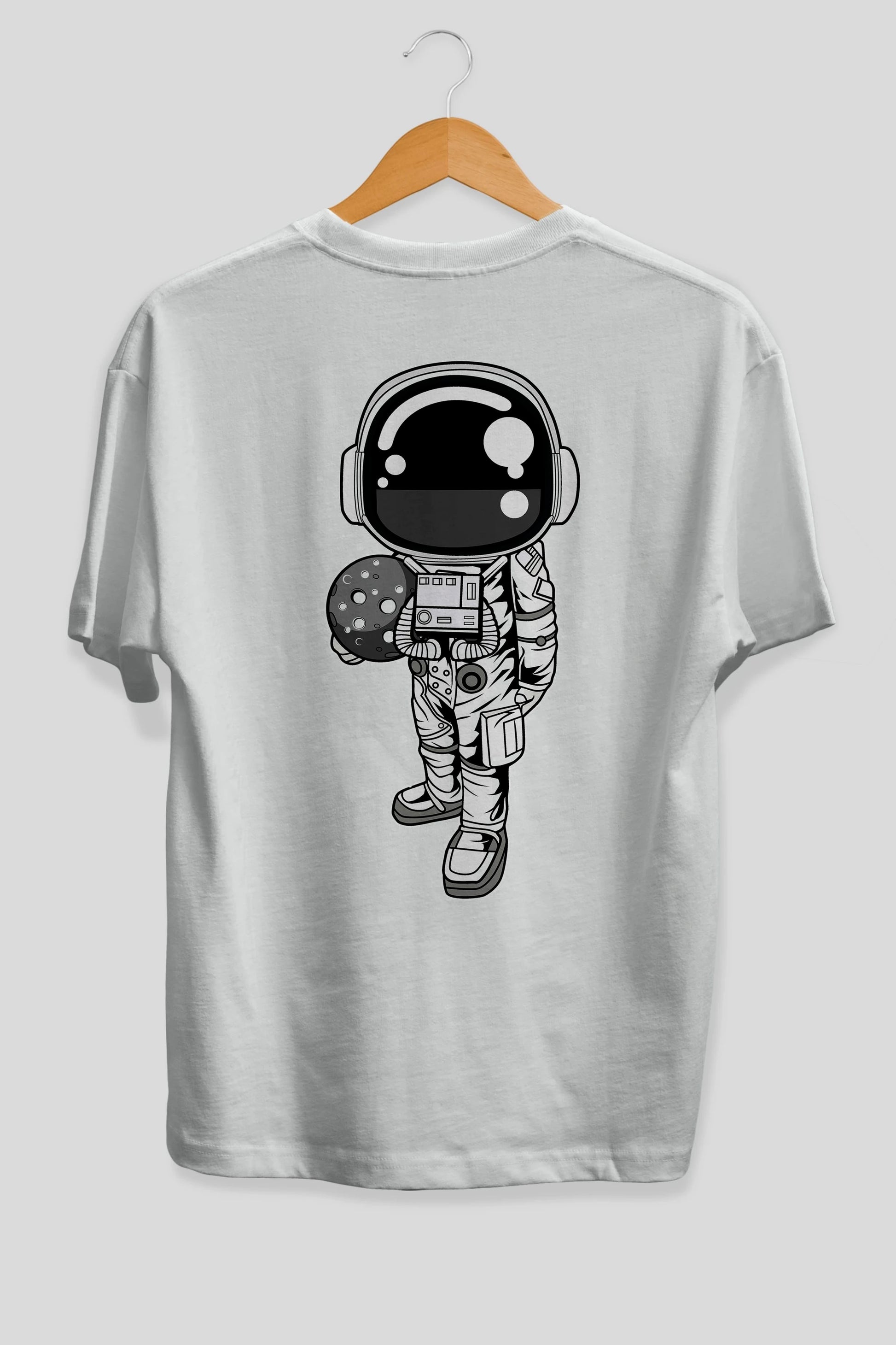 Astronaut Holding The Moon Arka Baskılı Oversize t-shirt Erkek Kadın Unisex