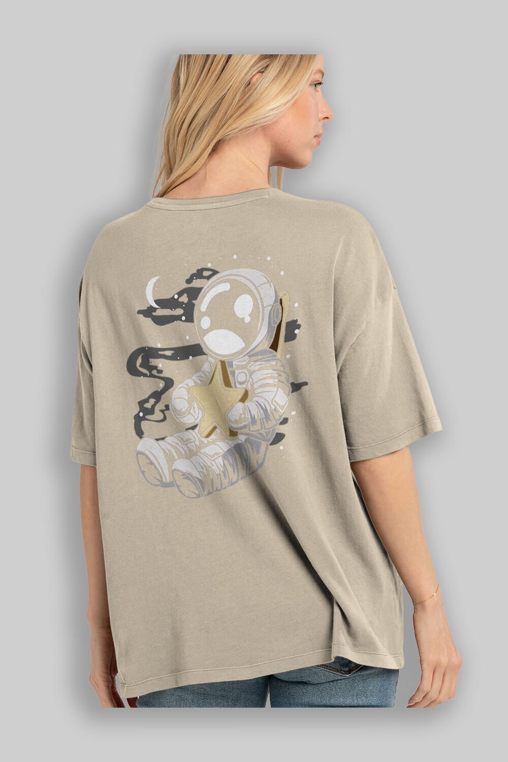 Astronaut Holding The Star Arka Baskılı Oversize t-shirt Erkek Kadın Unisex