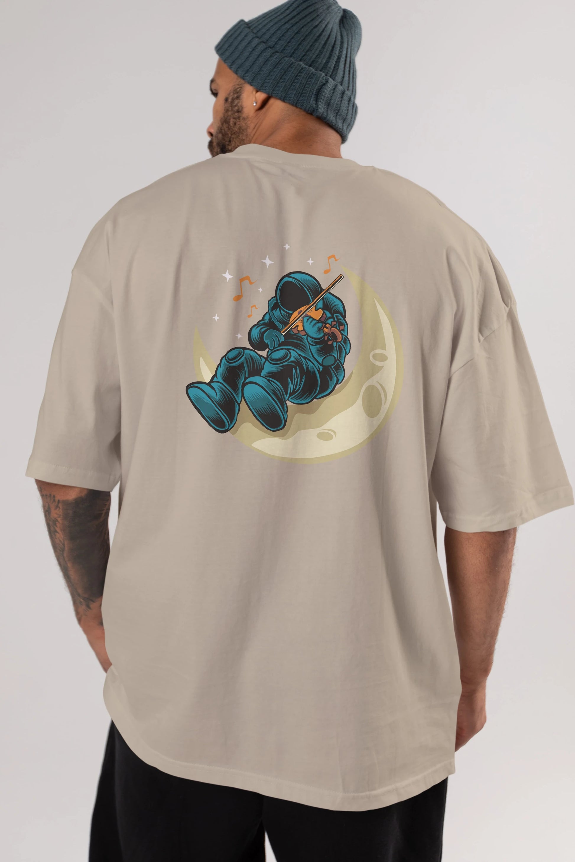 Playing Vionist in Space Arka Baskılı Oversize t-shirt Erkek Kadın Unisex
