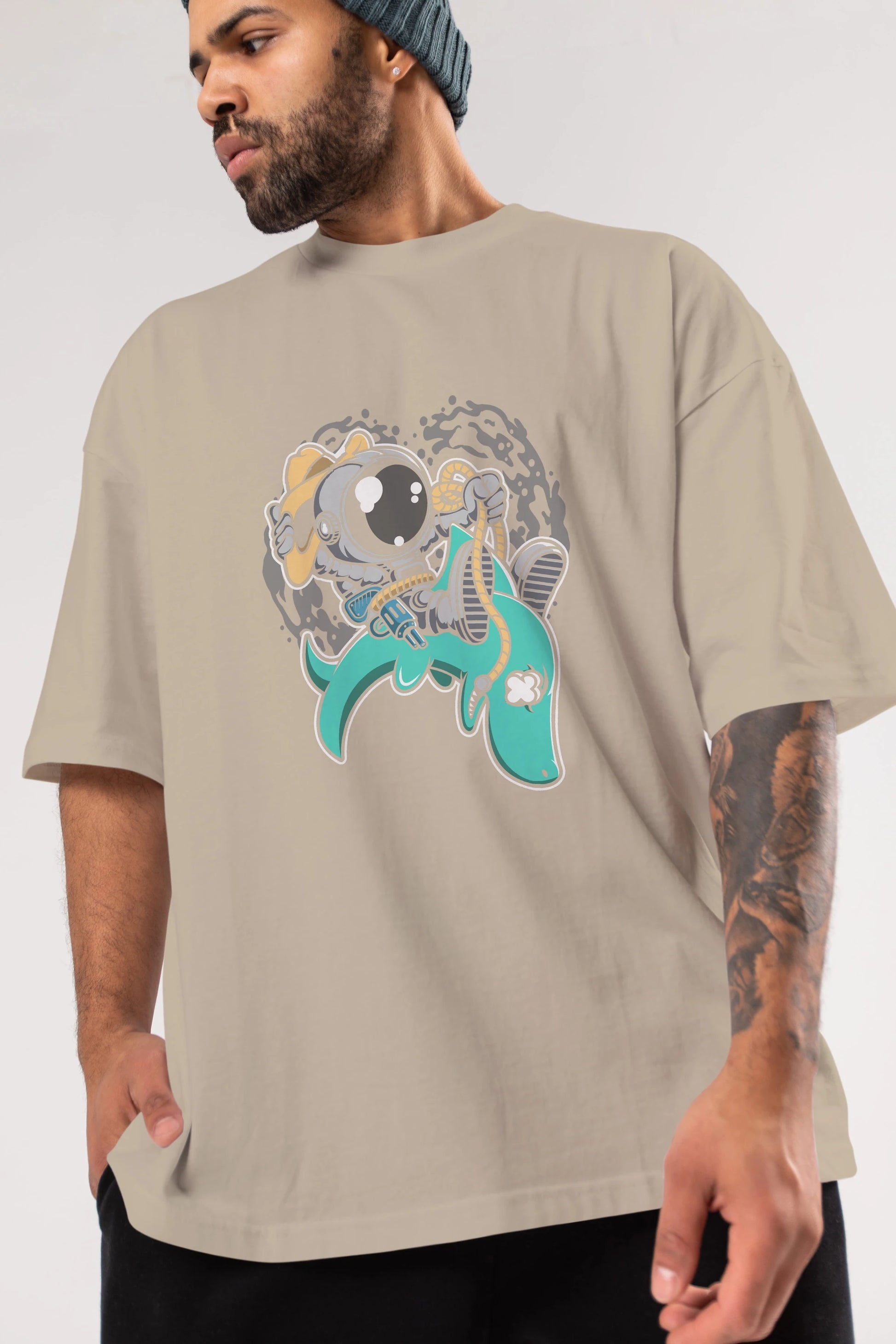 Astronaut Riding Shark Ön Baskılı Oversize t-shirt Erkek Kadın Unisex