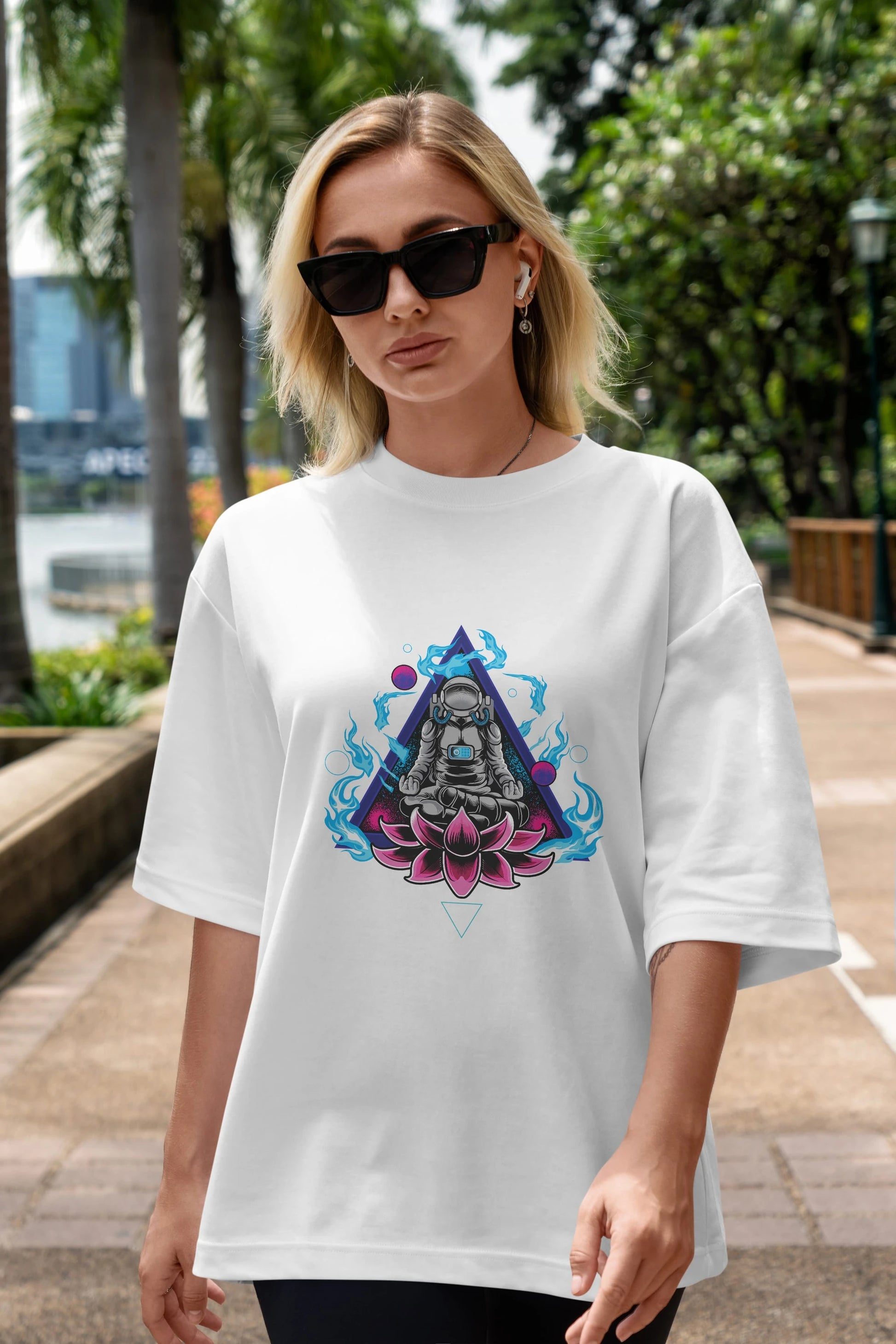 Astronaut Meditation (2) Ön Baskılı Oversize t-shirt Erkek Kadın Unisex