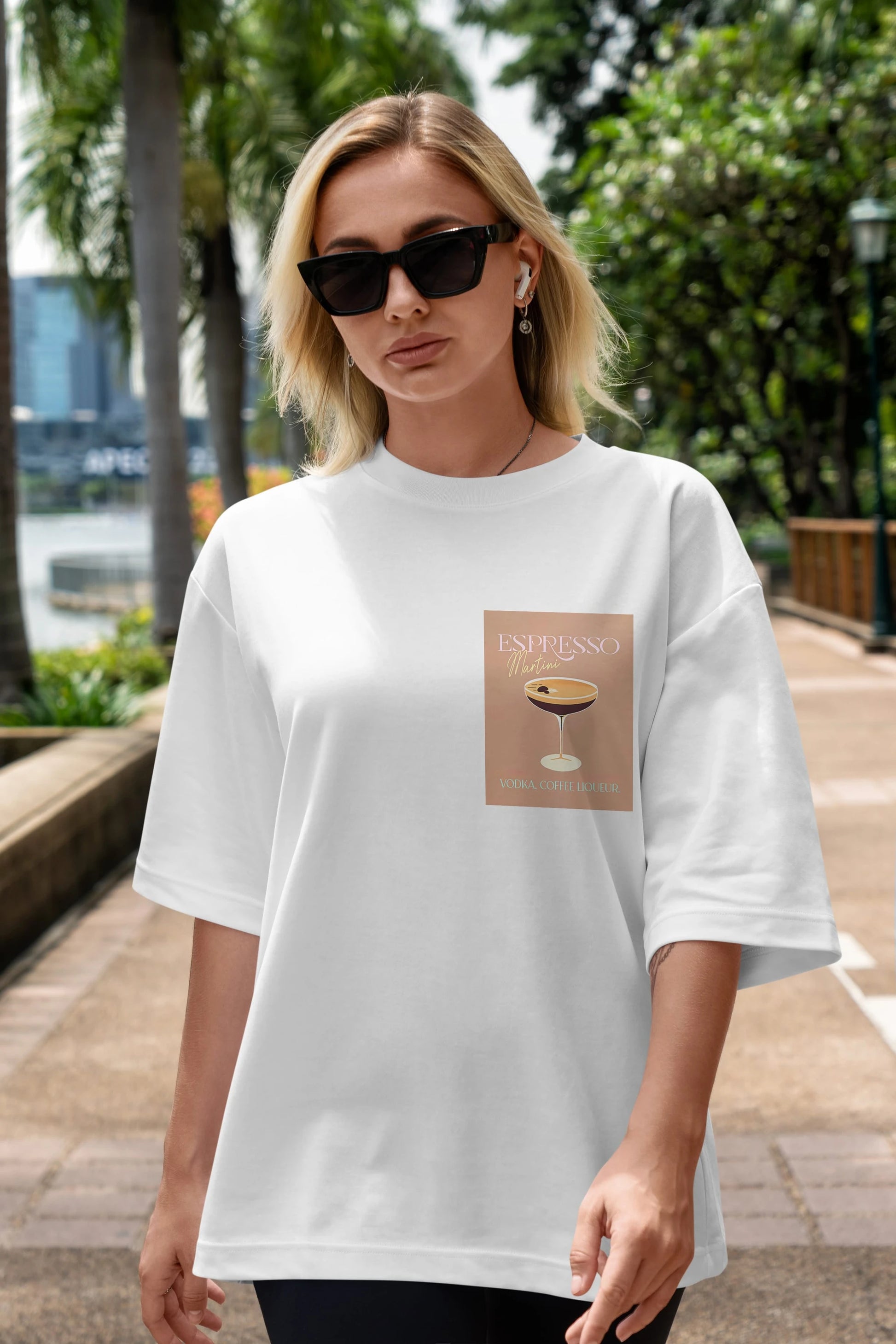 Espresso Martini Cocktail Ön Sol Baskılı Oversize t-shirt Erkek Kadın Unisex %100 Pamuk Bisiklet Yaka tişort