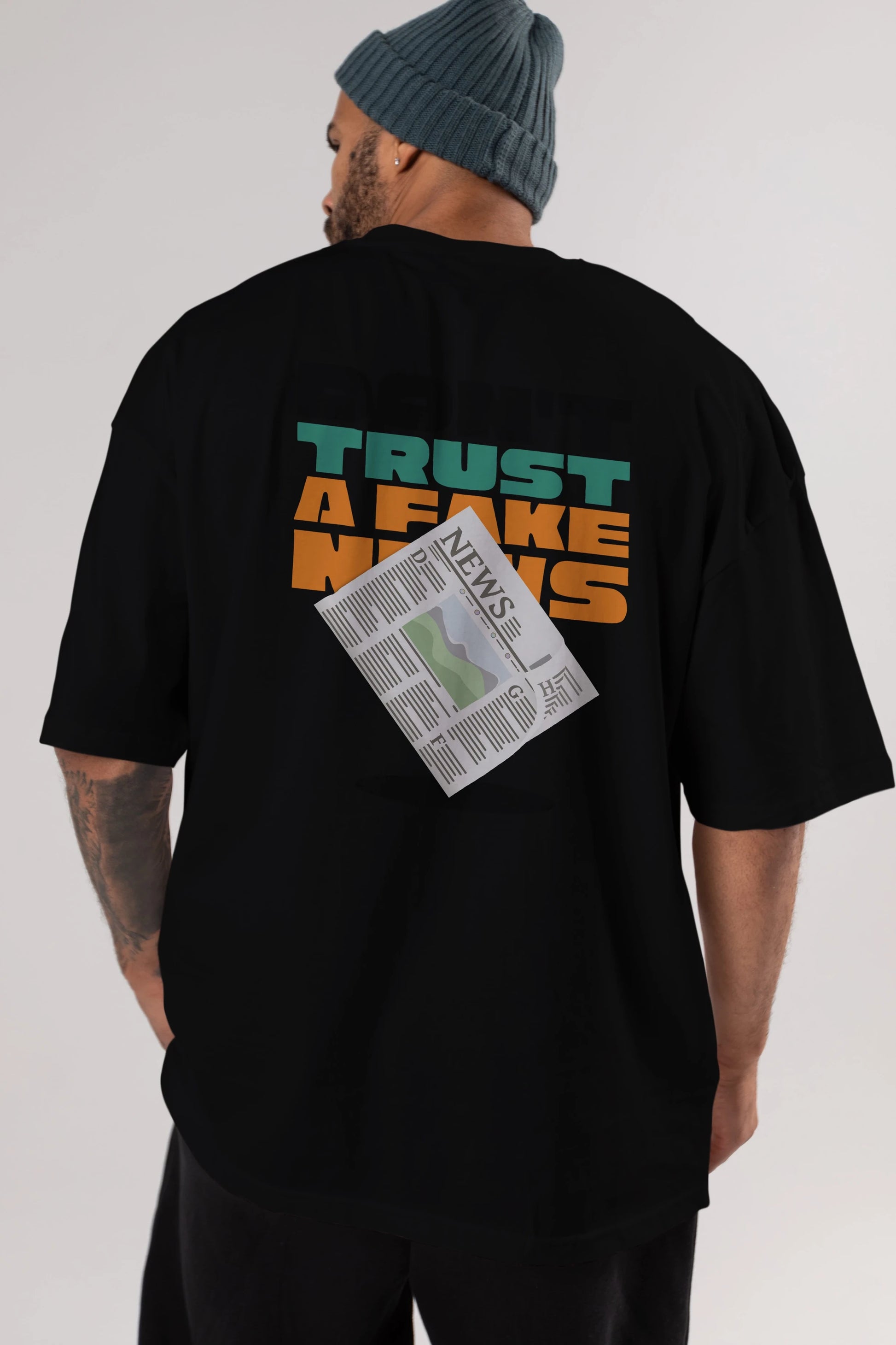Dont Trust a Fake News Yazılı Arka Baskılı Oversize t-shirt Erkek Kadın Unisex