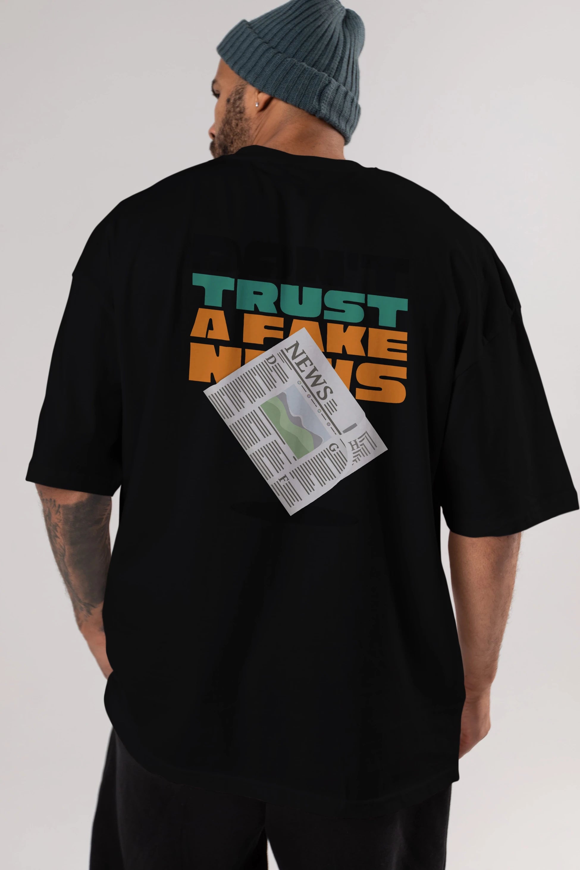 Dont Trust a Fake News Yazılı Arka Baskılı Oversize t-shirt Erkek Kadın Unisex