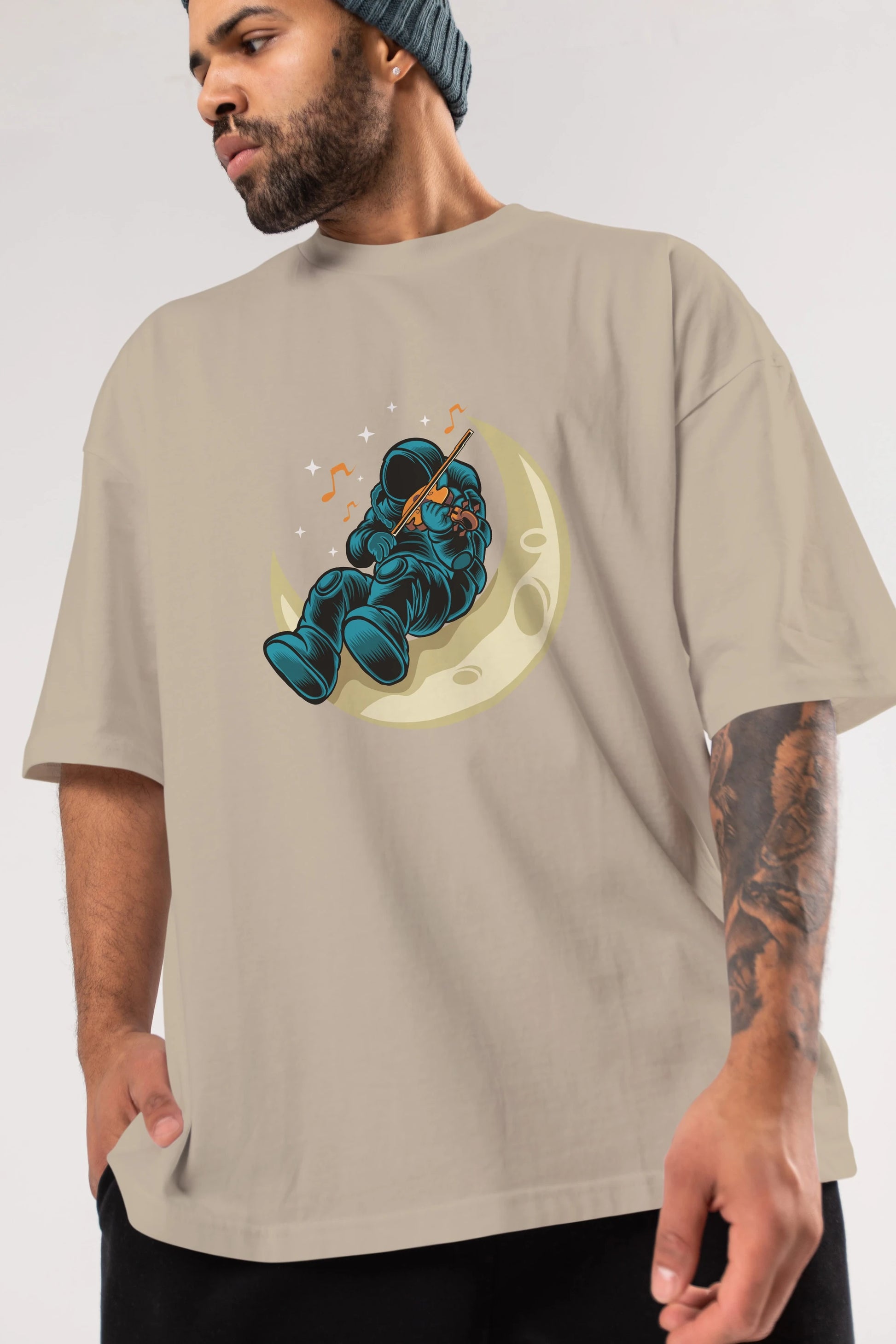 Playing Vionist in Space Ön Baskılı Oversize t-shirt Erkek Kadın Unisex