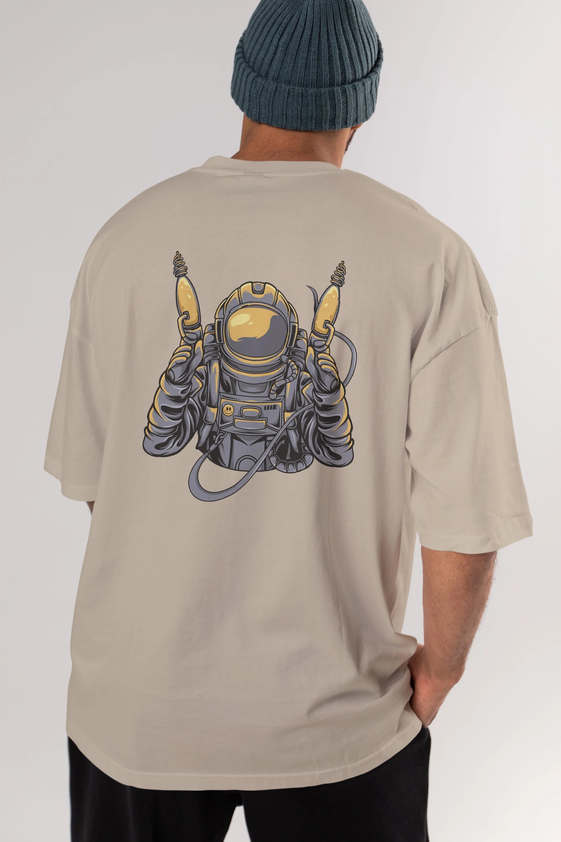 Alien Hunter Arka Baskılı Oversize t-shirt Erkek Kadın Unisex