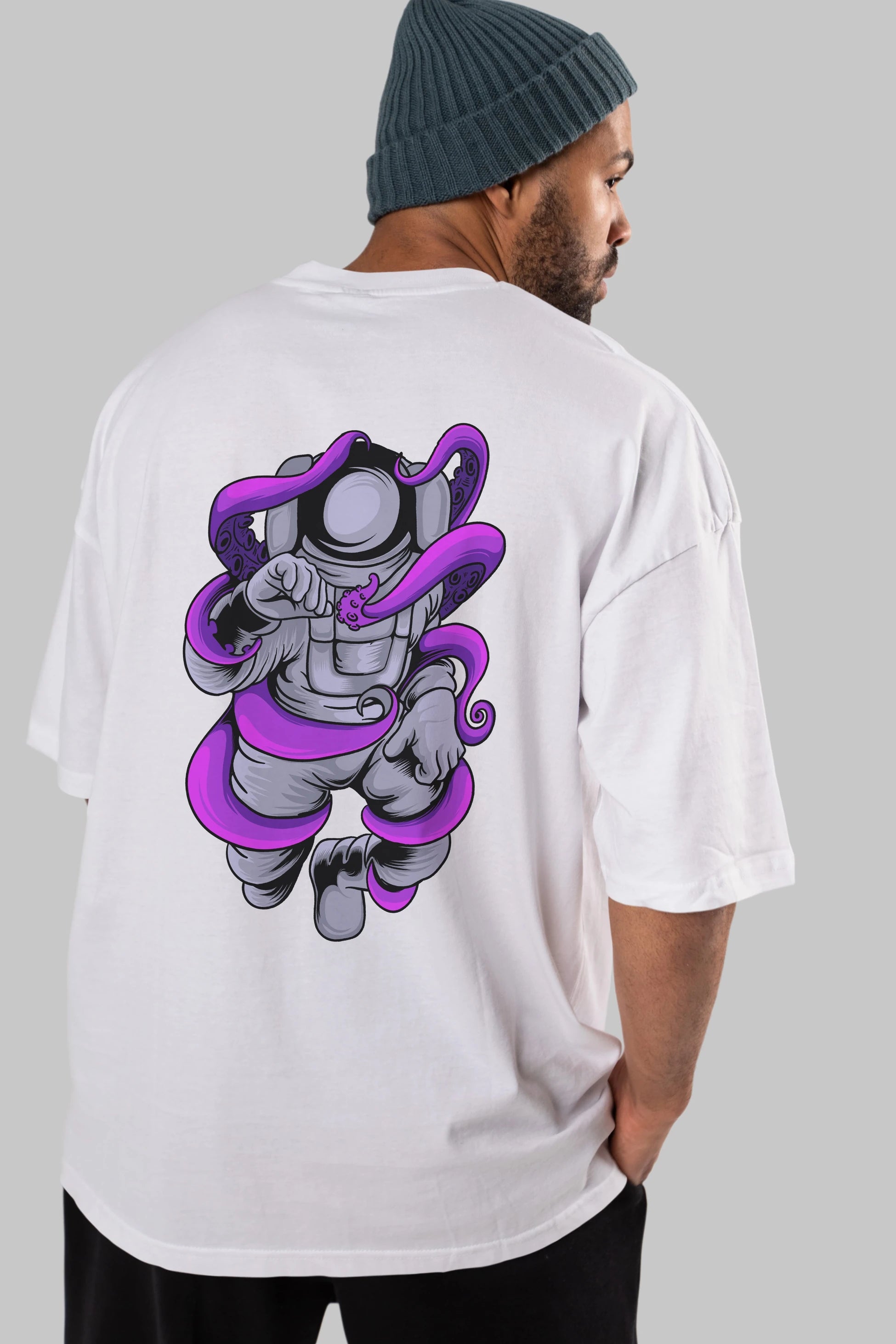 Astronaut fighting octopus Arka Baskılı Oversize t-shirt Erkek Kadın Unisex