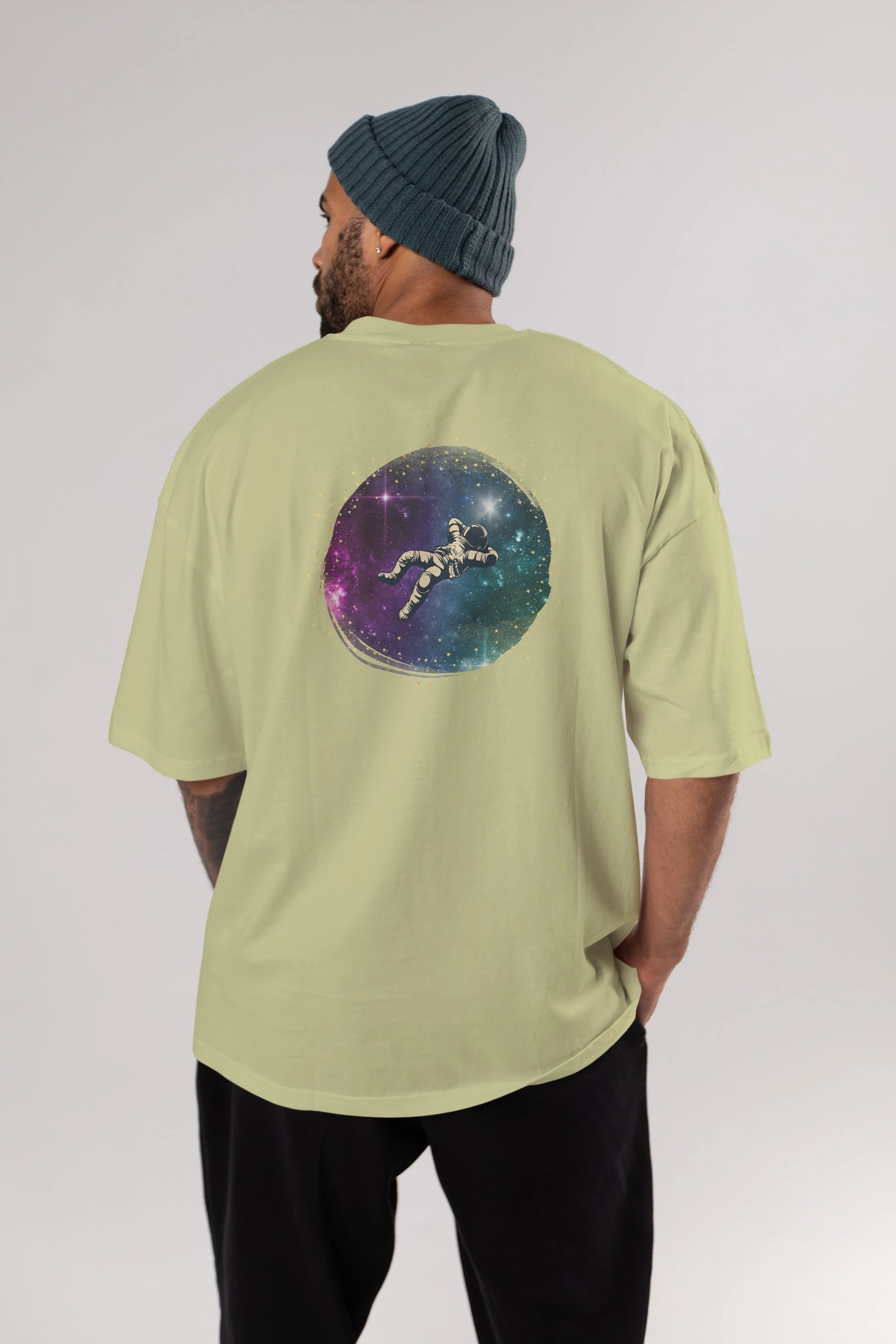 Astronaut in the Galaxy Arka Baskılı Oversize t-shirt Erkek Kadın Unisex