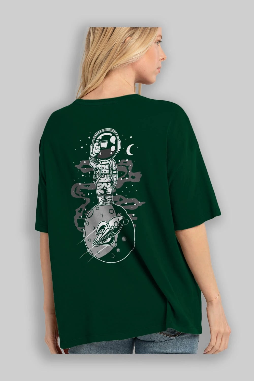 Astronaut Standing On The Moon Arka Baskılı Oversize t-shirt Erkek Kadın Unisex