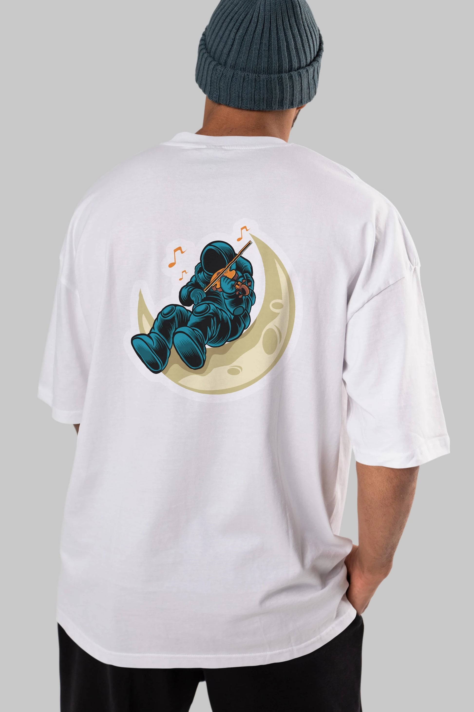 Playing Vionist in Space Sticker Arka Baskılı Oversize t-shirt Erkek Kadın Unisex