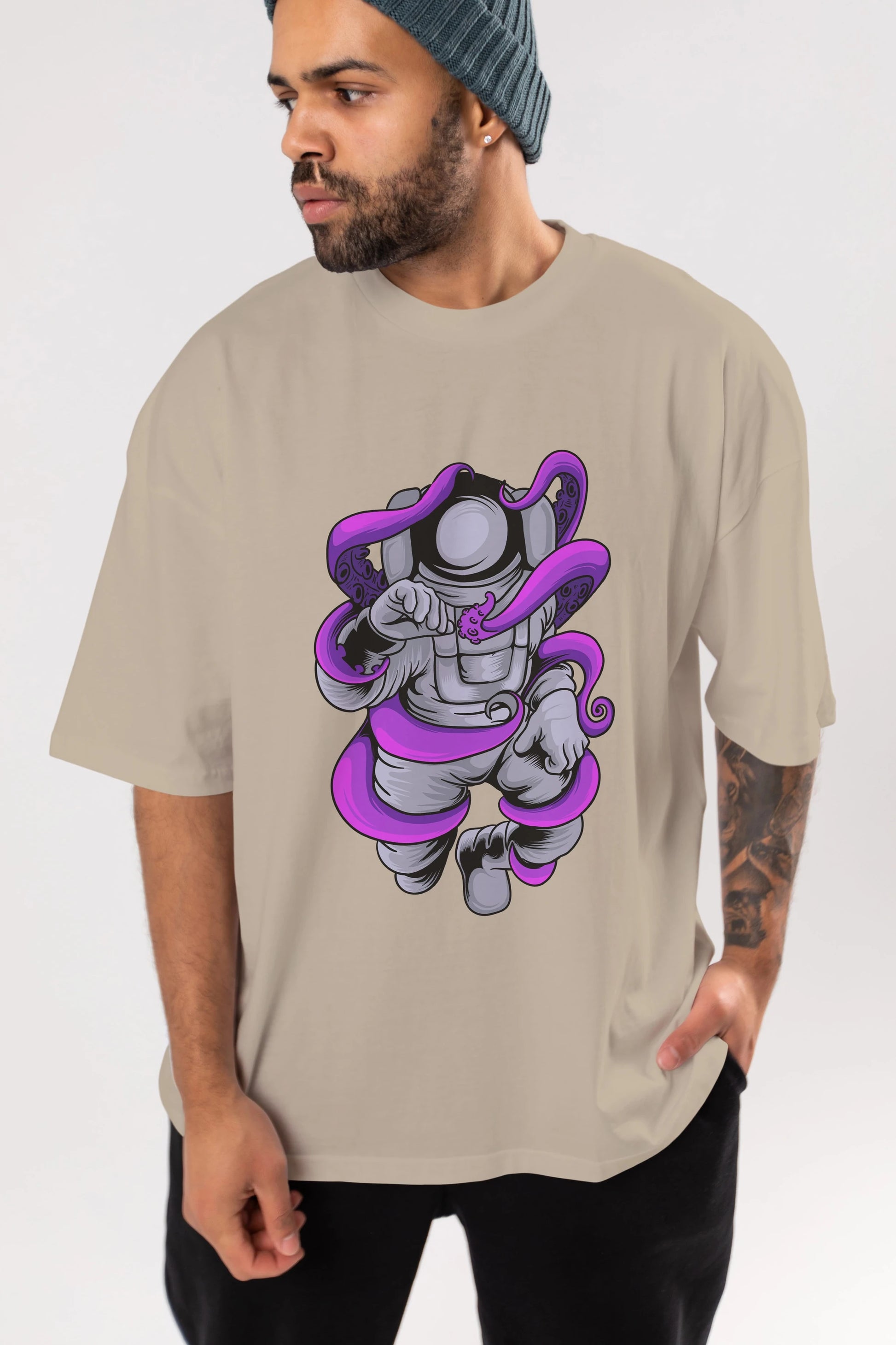 Astronaut fighting octopus Ön Baskılı Oversize t-shirt Erkek Kadın Unisex