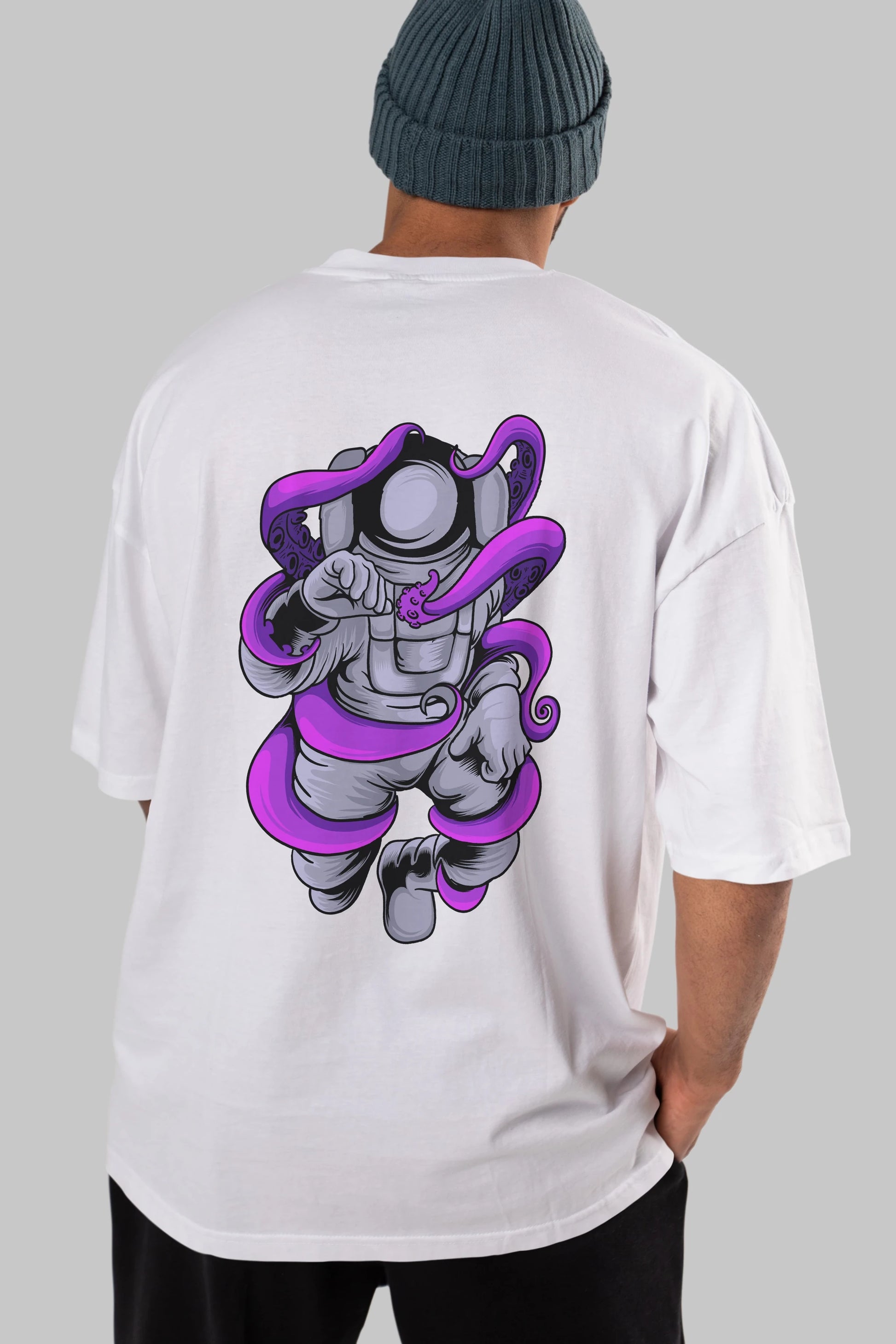Astronaut fighting octopus Arka Baskılı Oversize t-shirt Erkek Kadın Unisex