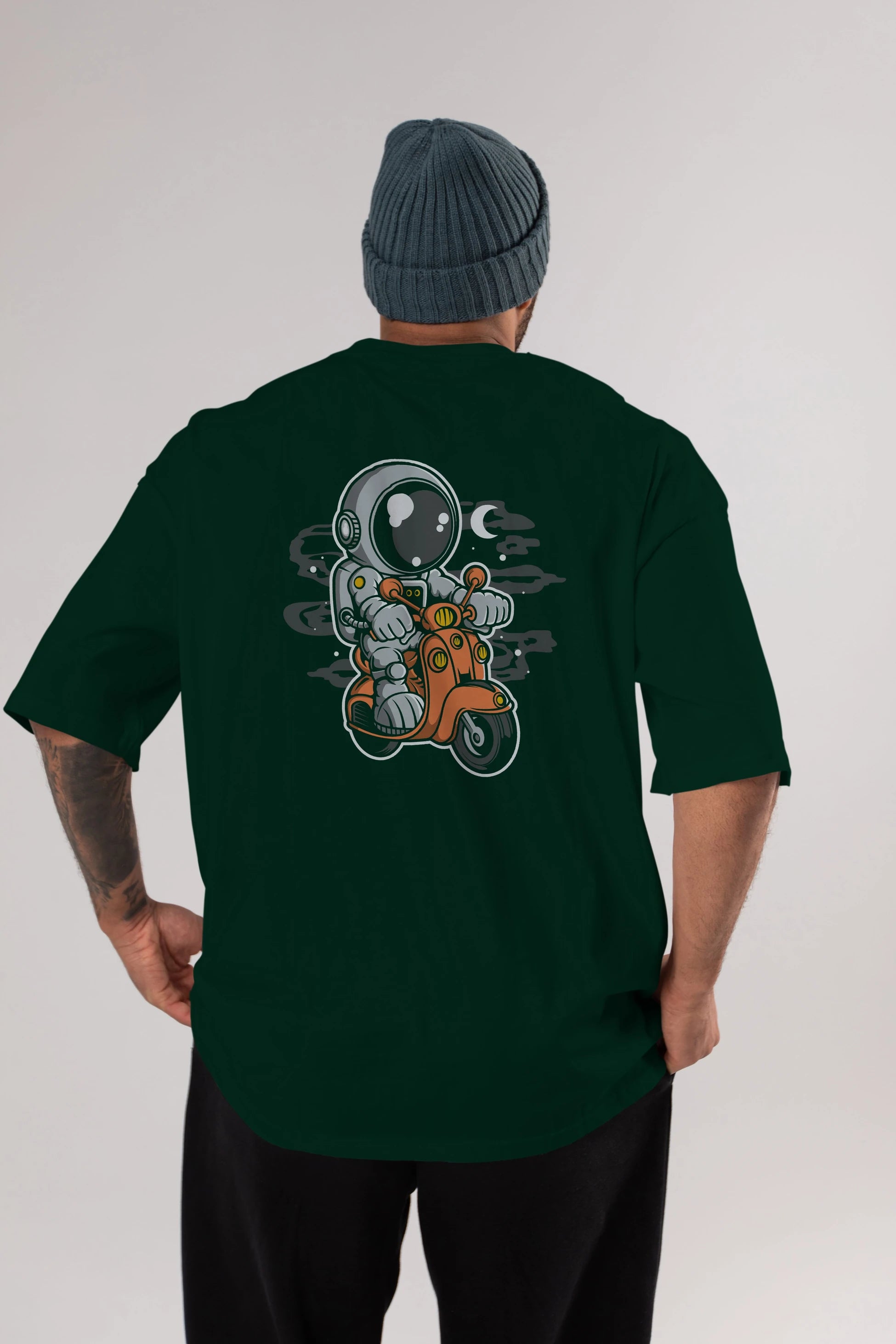Astronaut Scooter Arka Baskılı Oversize t-shirt Erkek Kadın Unisex