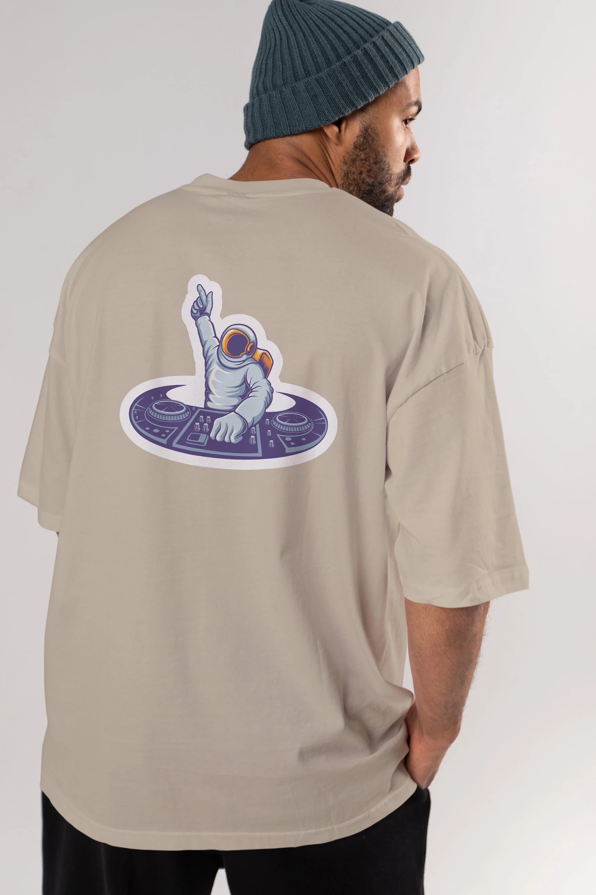 Astronaut Disk Jockey Party Sticker Arka Baskılı Oversize t-shirt Erkek Kadın Unisex