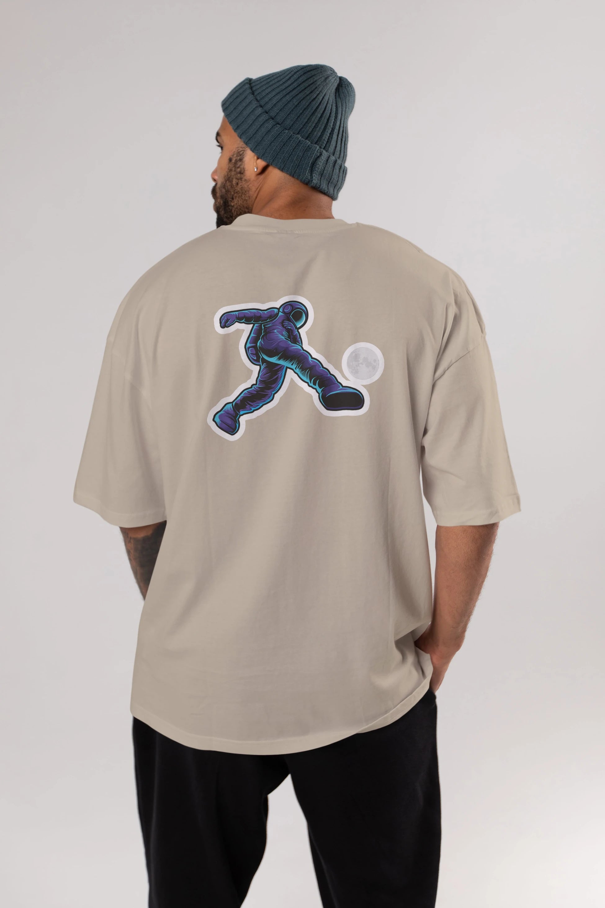 Astroball in Space Sticker Arka Baskılı Oversize t-shirt Erkek Kadın Unisex