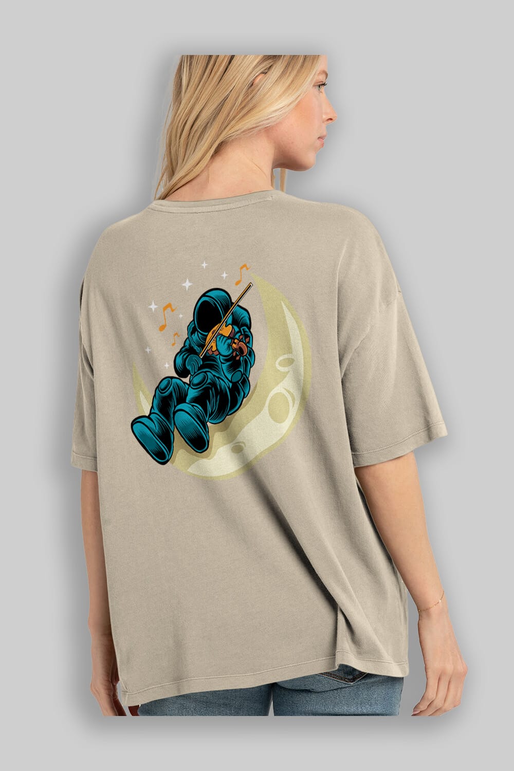Playing Vionist in Space Arka Baskılı Oversize t-shirt Erkek Kadın Unisex