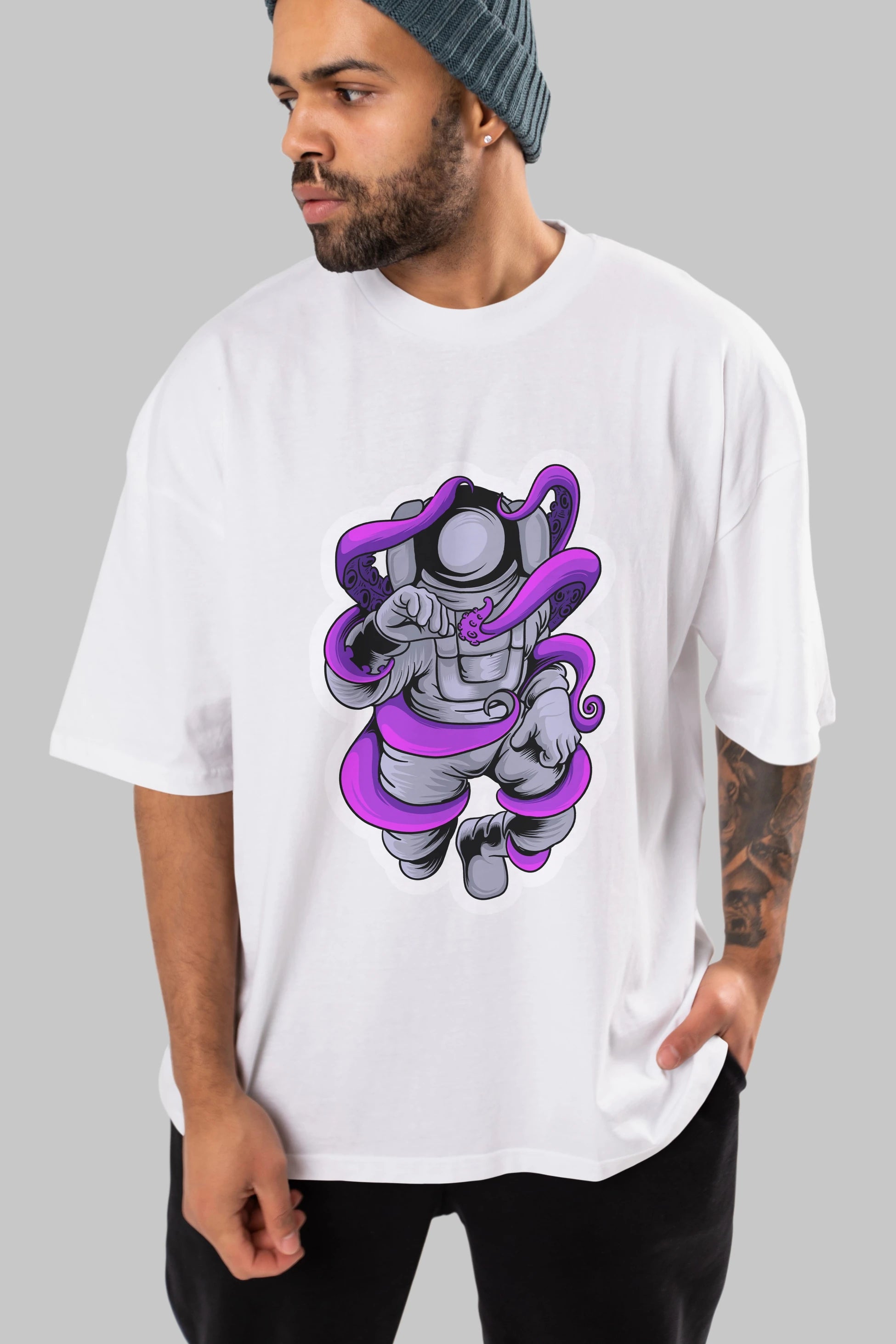 Astronaut fighting octopus sticker Ön Baskılı Oversize t-shirt Erkek Kadın Unisex
