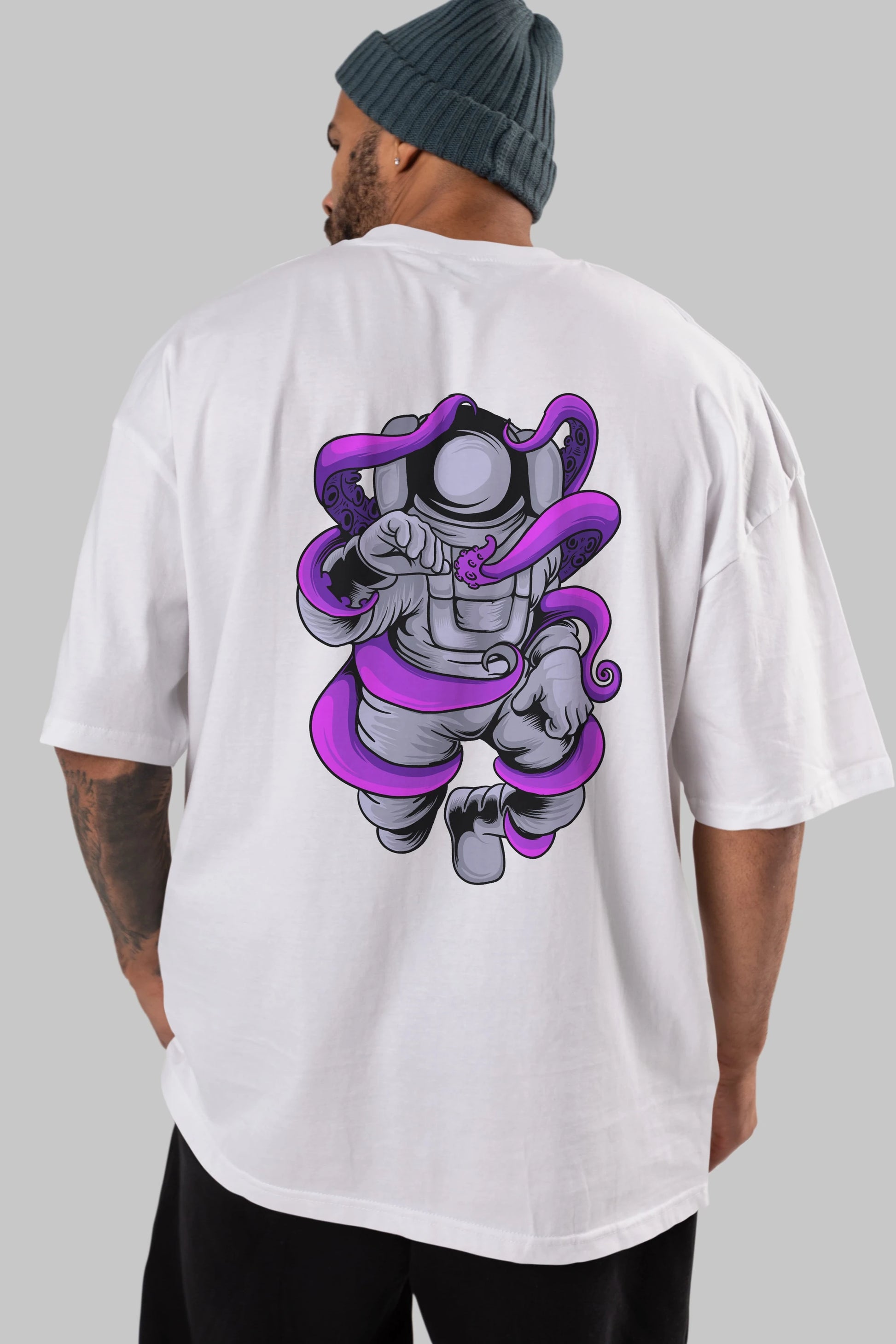 Astronaut fighting octopus Arka Baskılı Oversize t-shirt Erkek Kadın Unisex