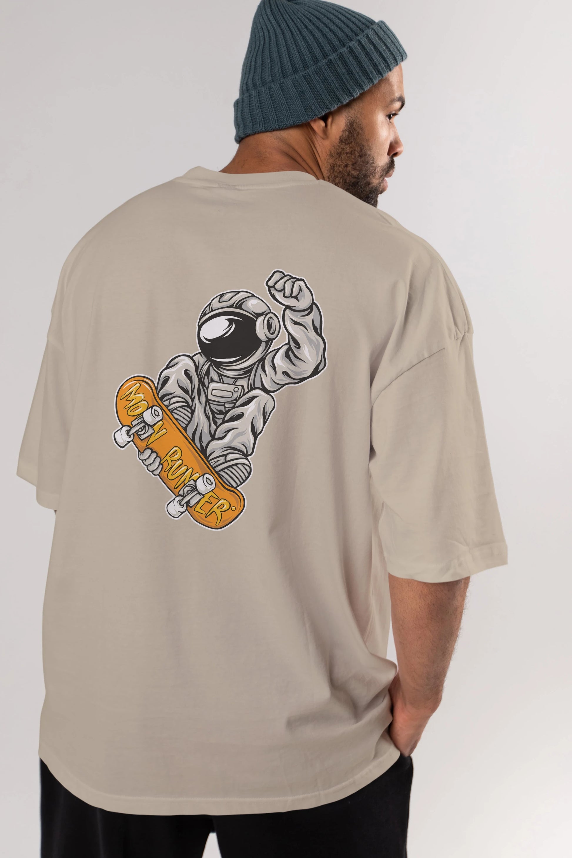Moon Runner Arka Baskılı Oversize t-shirt Erkek Kadın Unisex
