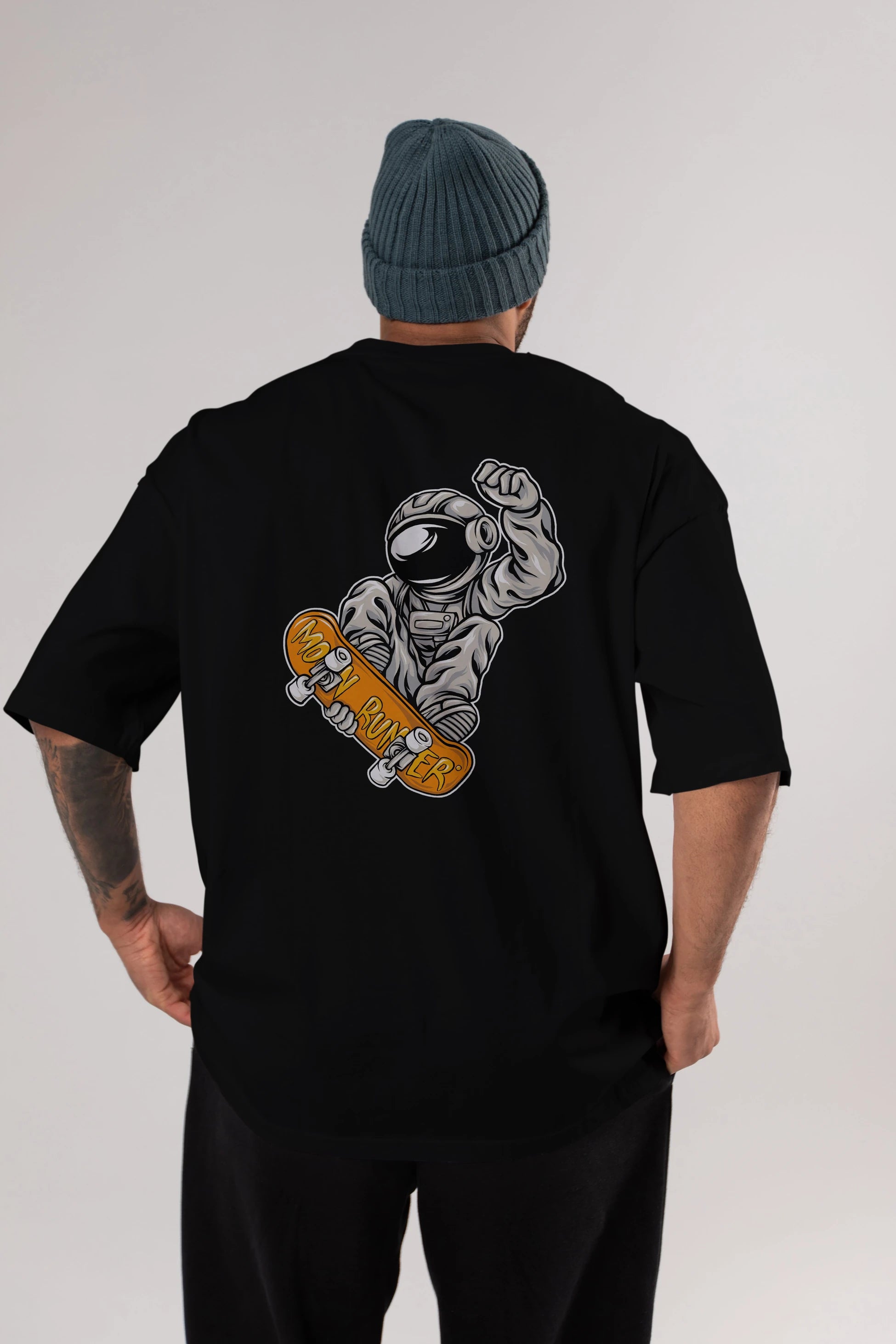 Moon Runner Arka Baskılı Oversize t-shirt Erkek Kadın Unisex