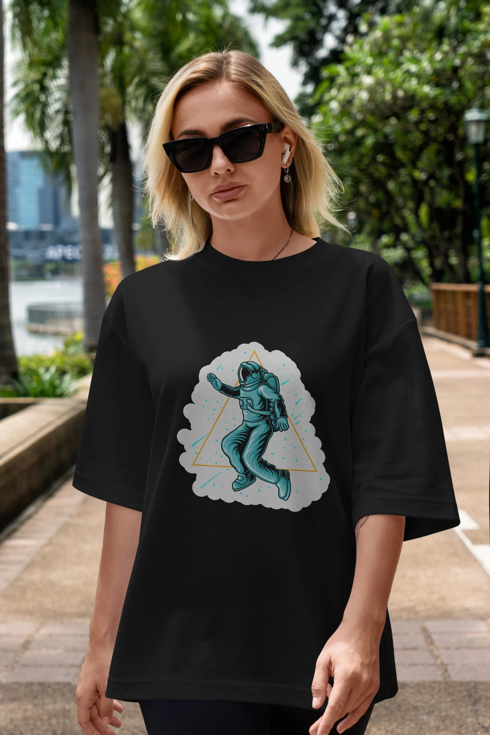 Astronaut Starry Triangle Sticker Ön Baskılı Oversize t-shirt Erkek Kadın Unisex