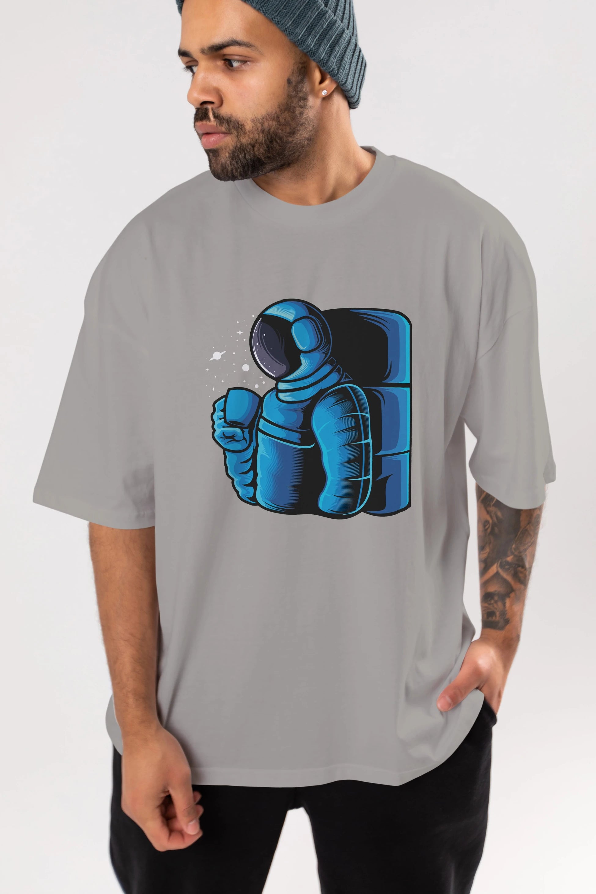 Drinking coffee in space Ön Baskılı Oversize t-shirt Erkek Kadın Unisex