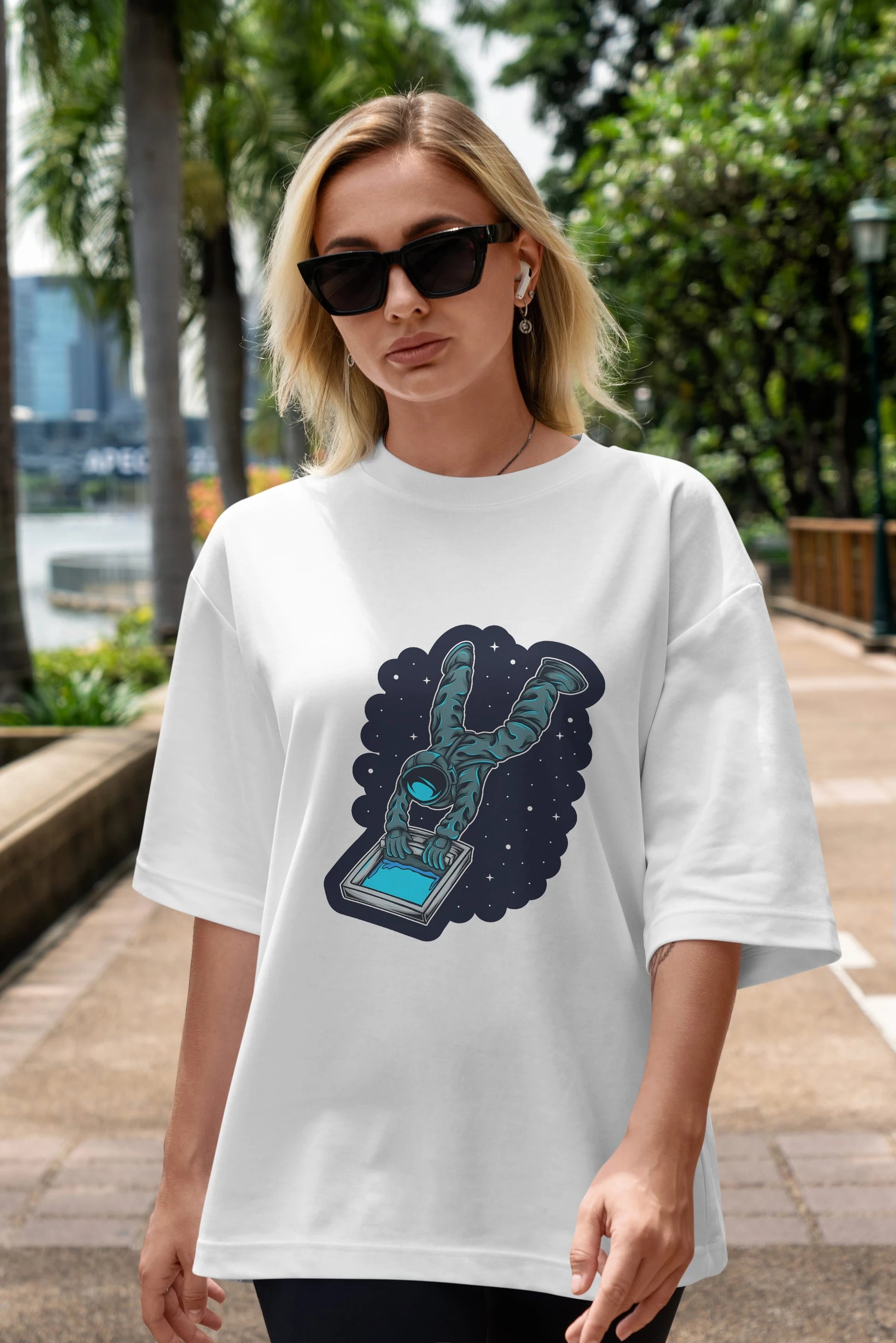 Astroscreen Sticker Ön Baskılı Oversize t-shirt Erkek Kadın Unisex