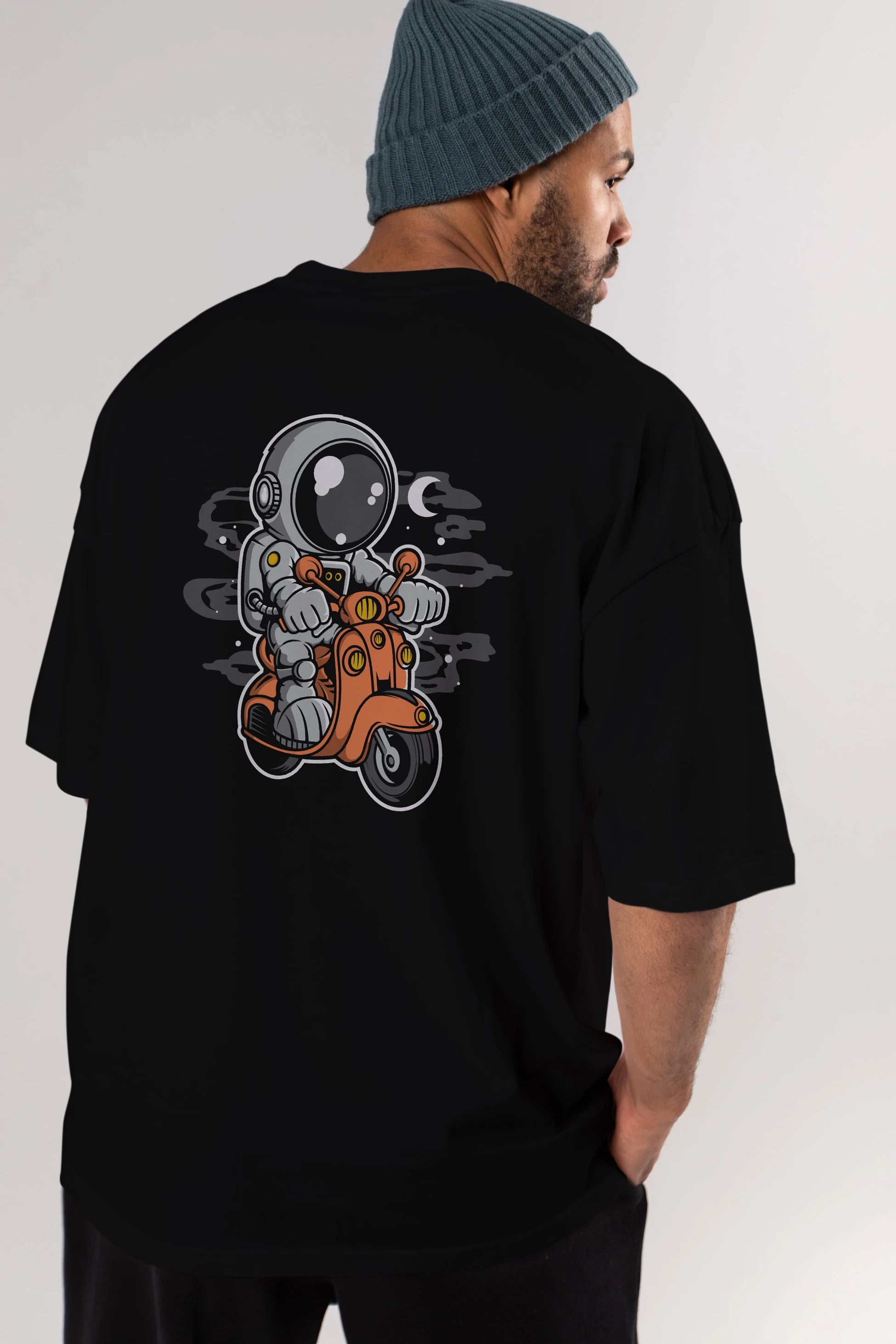 Astronaut Scooter Arka Baskılı Oversize t-shirt Erkek Kadın Unisex