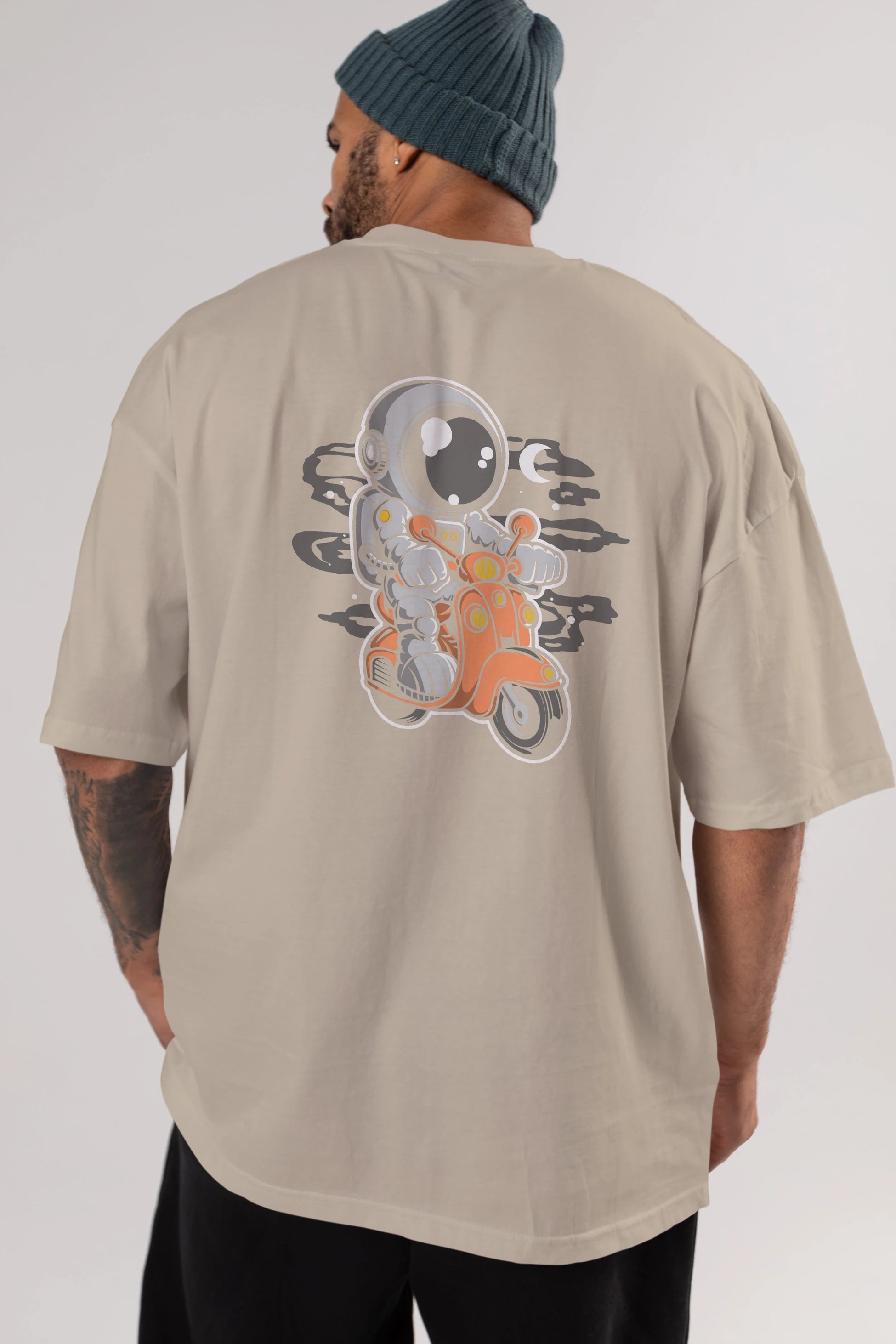 Astronaut Scooter Arka Baskılı Oversize t-shirt Erkek Kadın Unisex
