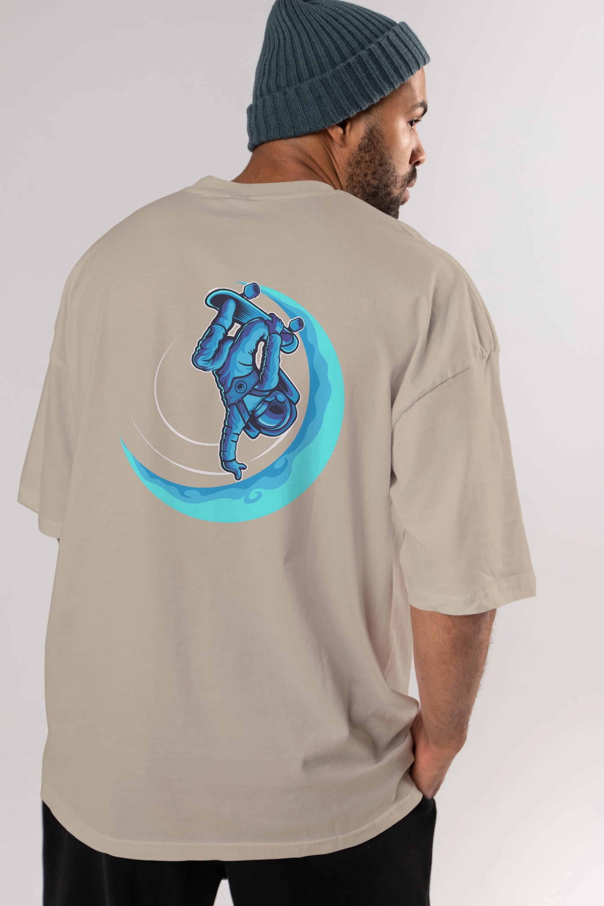 Skating on the moon Arka Baskılı Oversize t-shirt Erkek Kadın Unisex